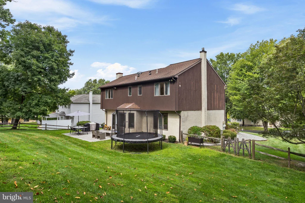 885 Spring View Drive, Southampton, PA 18966