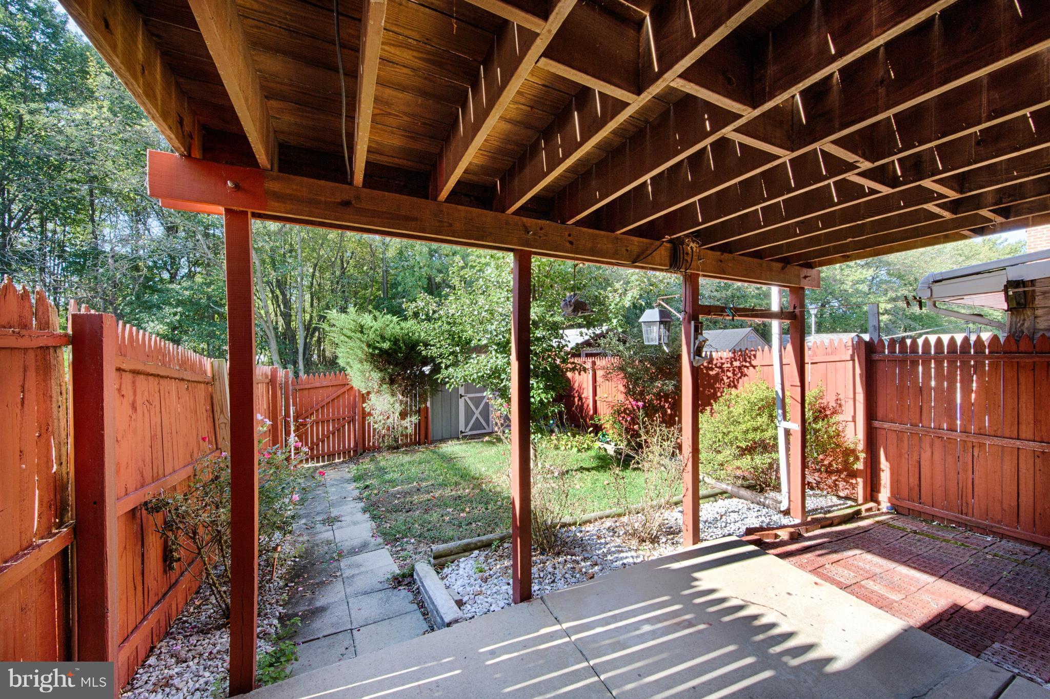 BRENTWOOD SQUARE - Residential