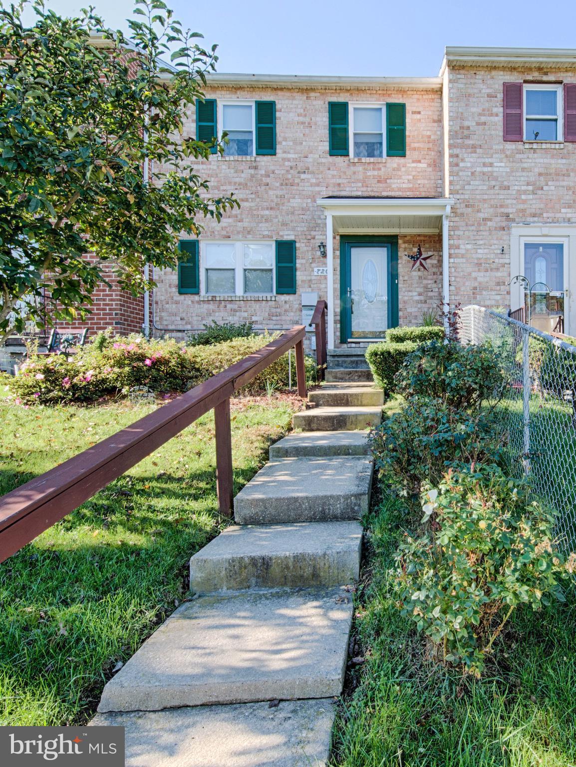 BRENTWOOD SQUARE - Residential