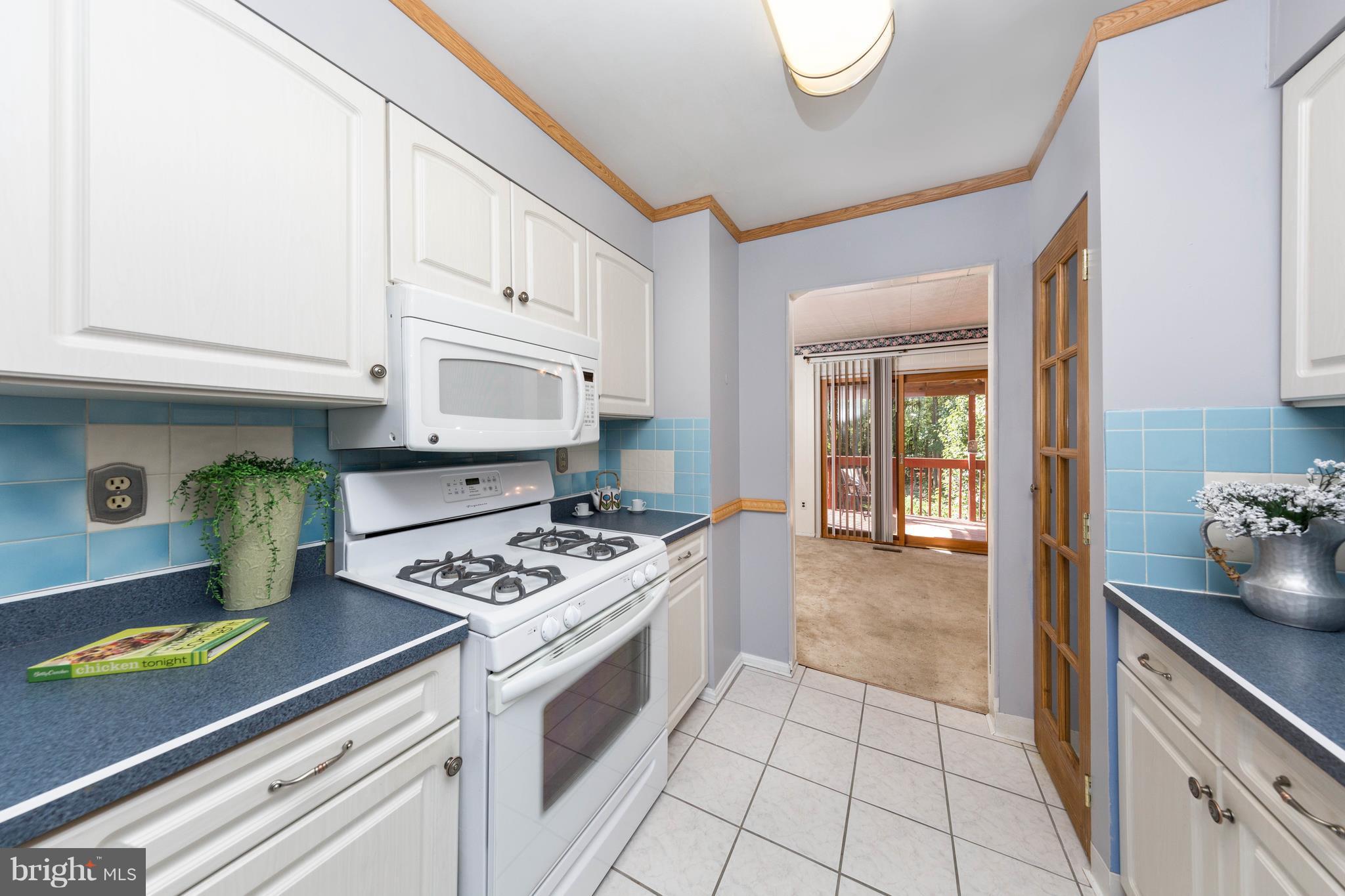 BRENTWOOD SQUARE - Residential