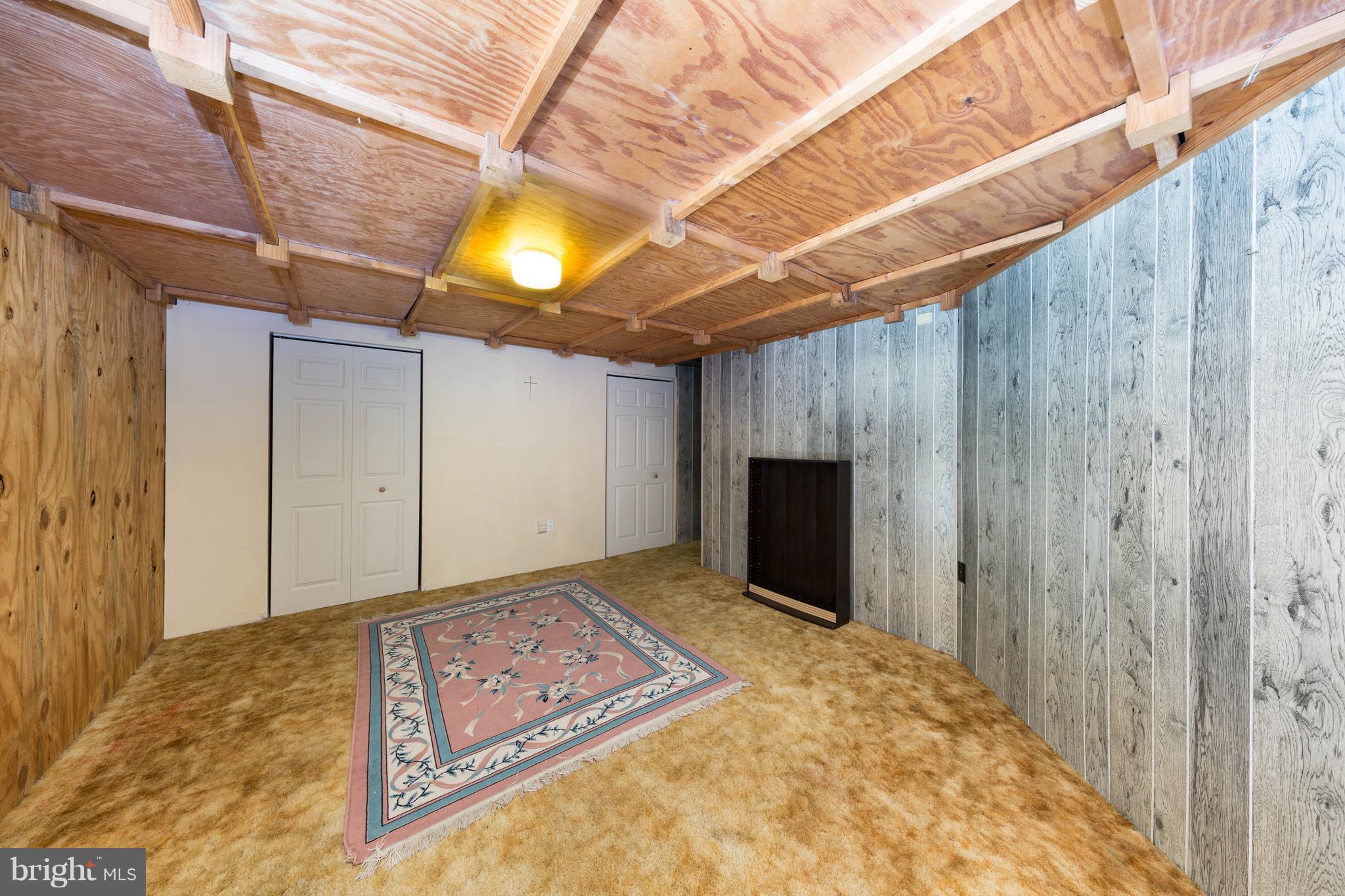 BRENTWOOD SQUARE - Residential