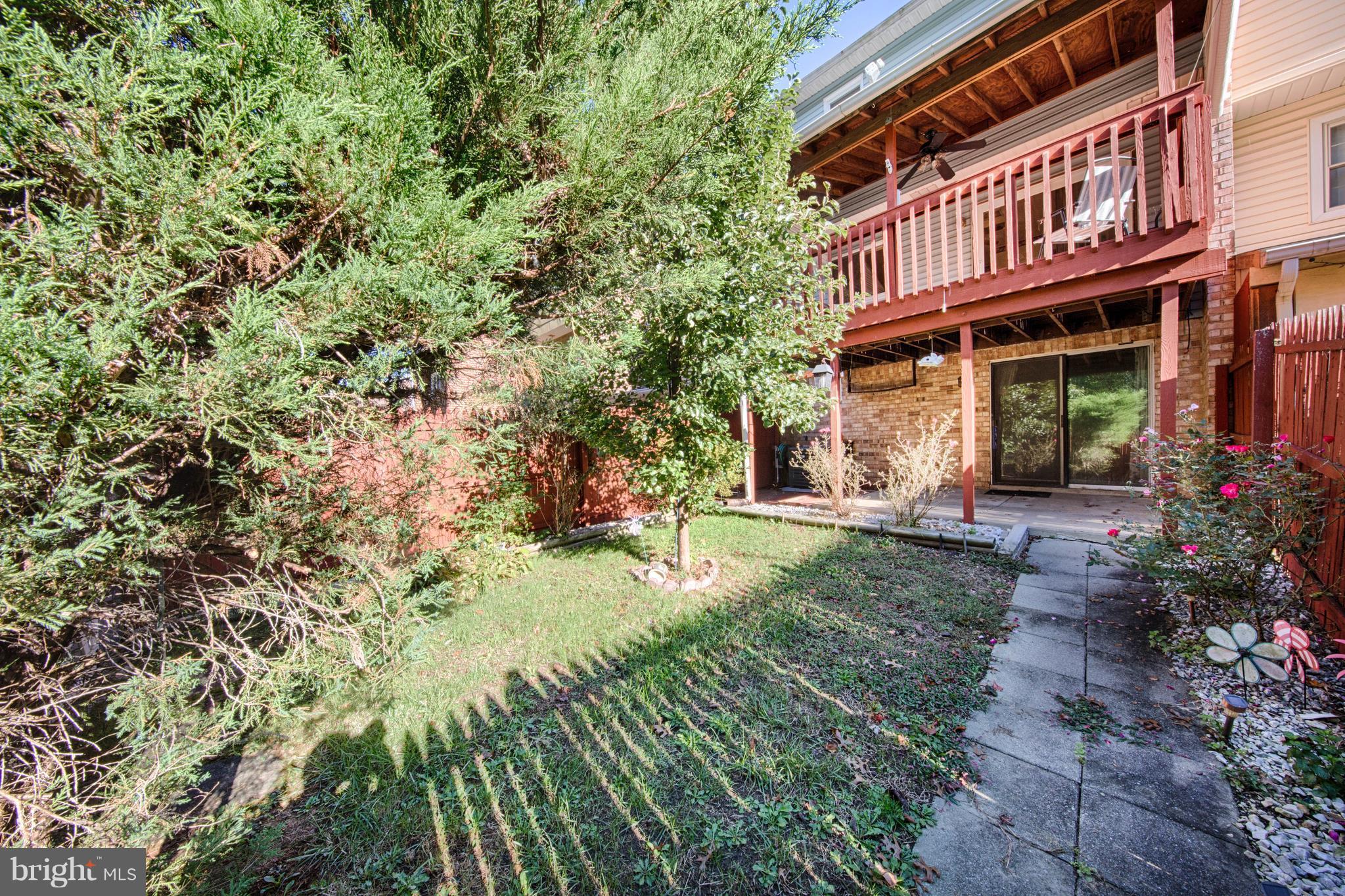 BRENTWOOD SQUARE - Residential