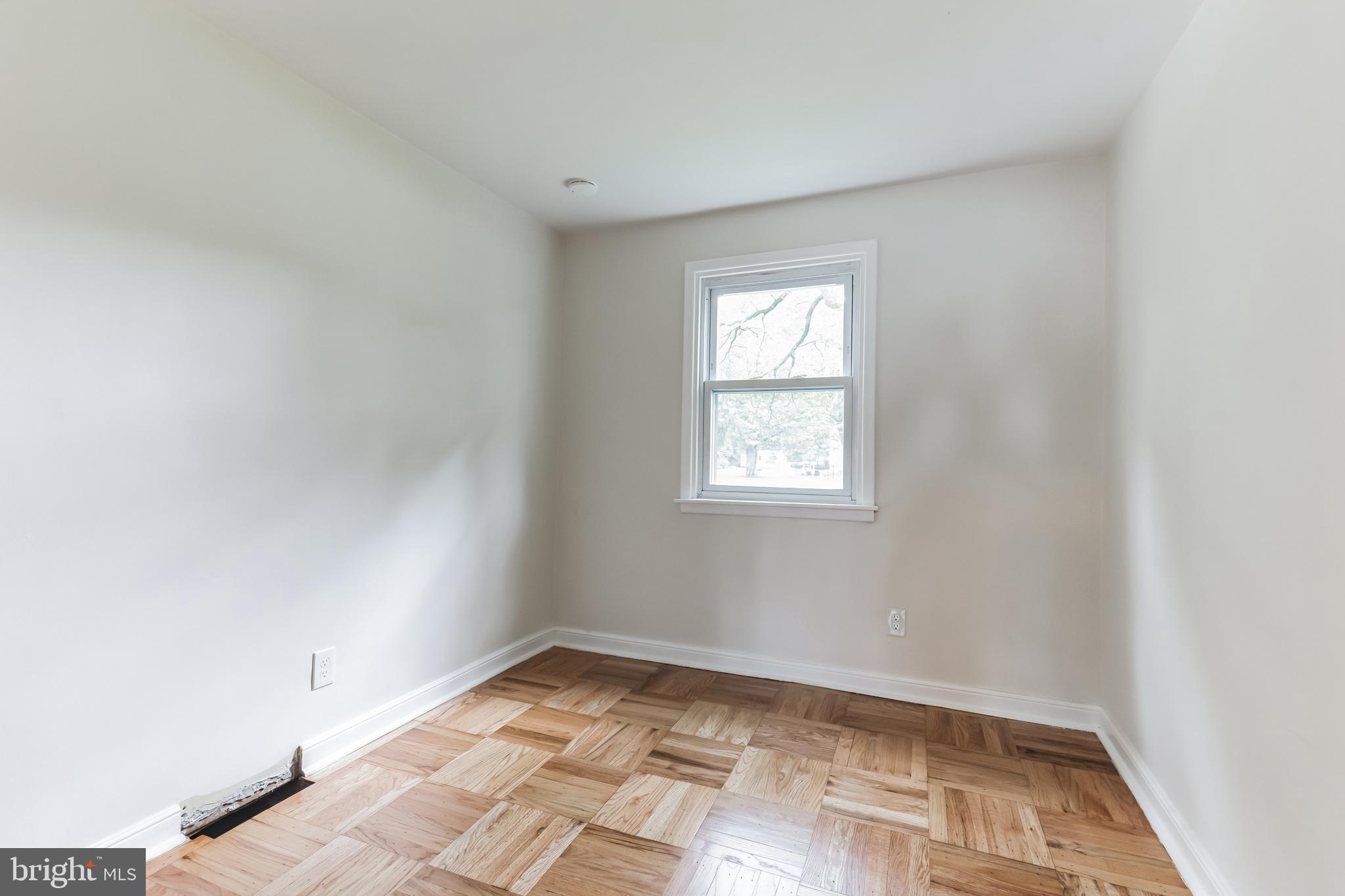 MERMAID ESTATES - Residential Lease