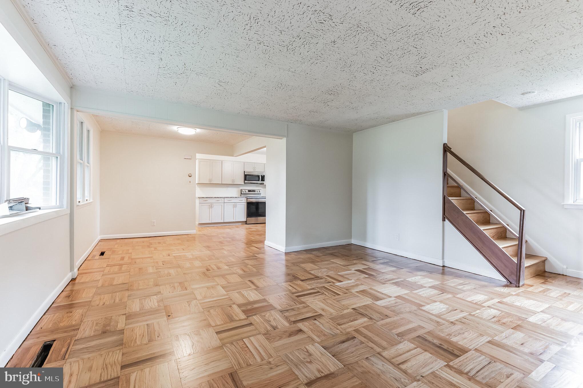 MERMAID ESTATES - Residential Lease