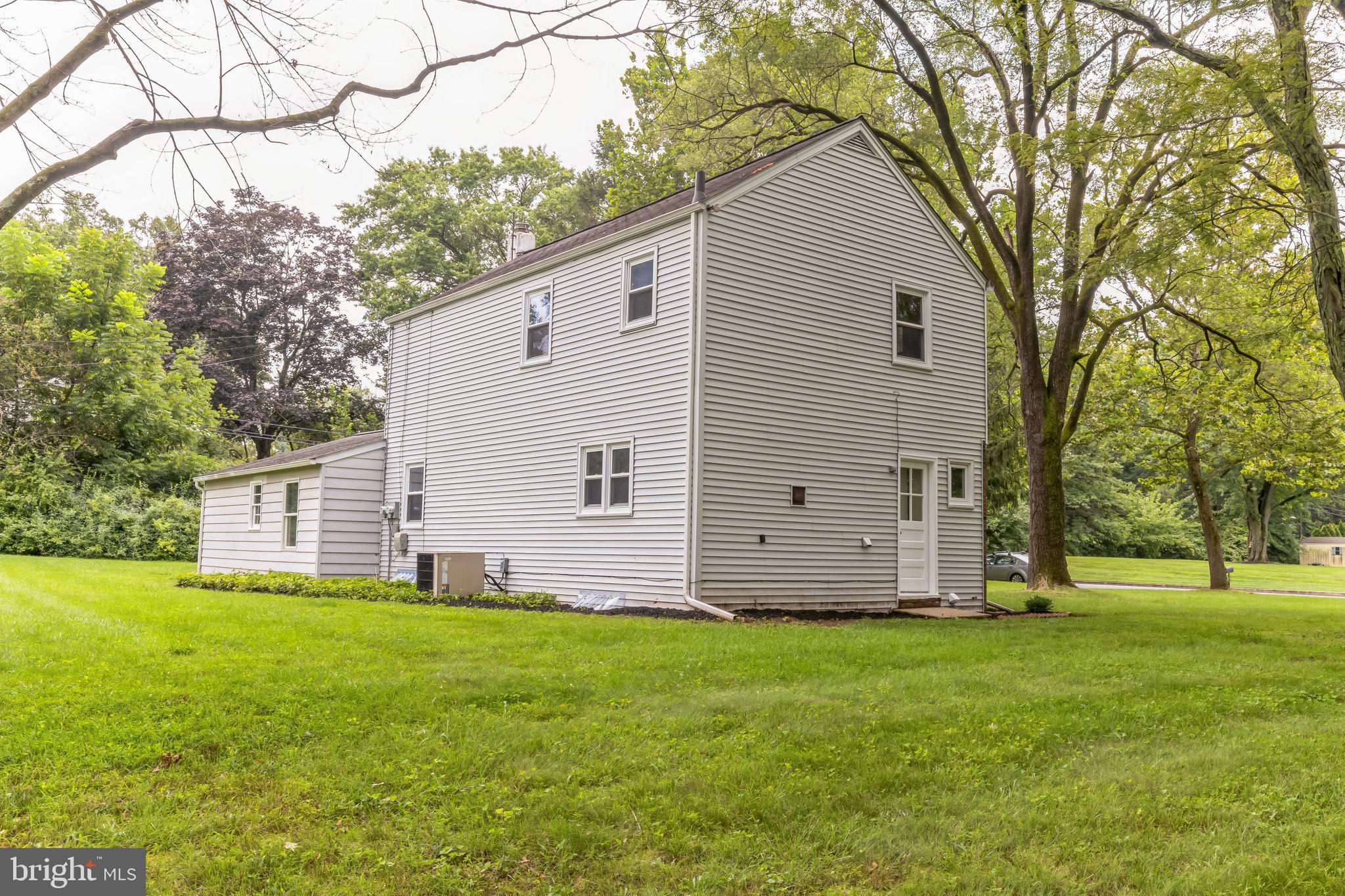 MERMAID ESTATES - Residential Lease