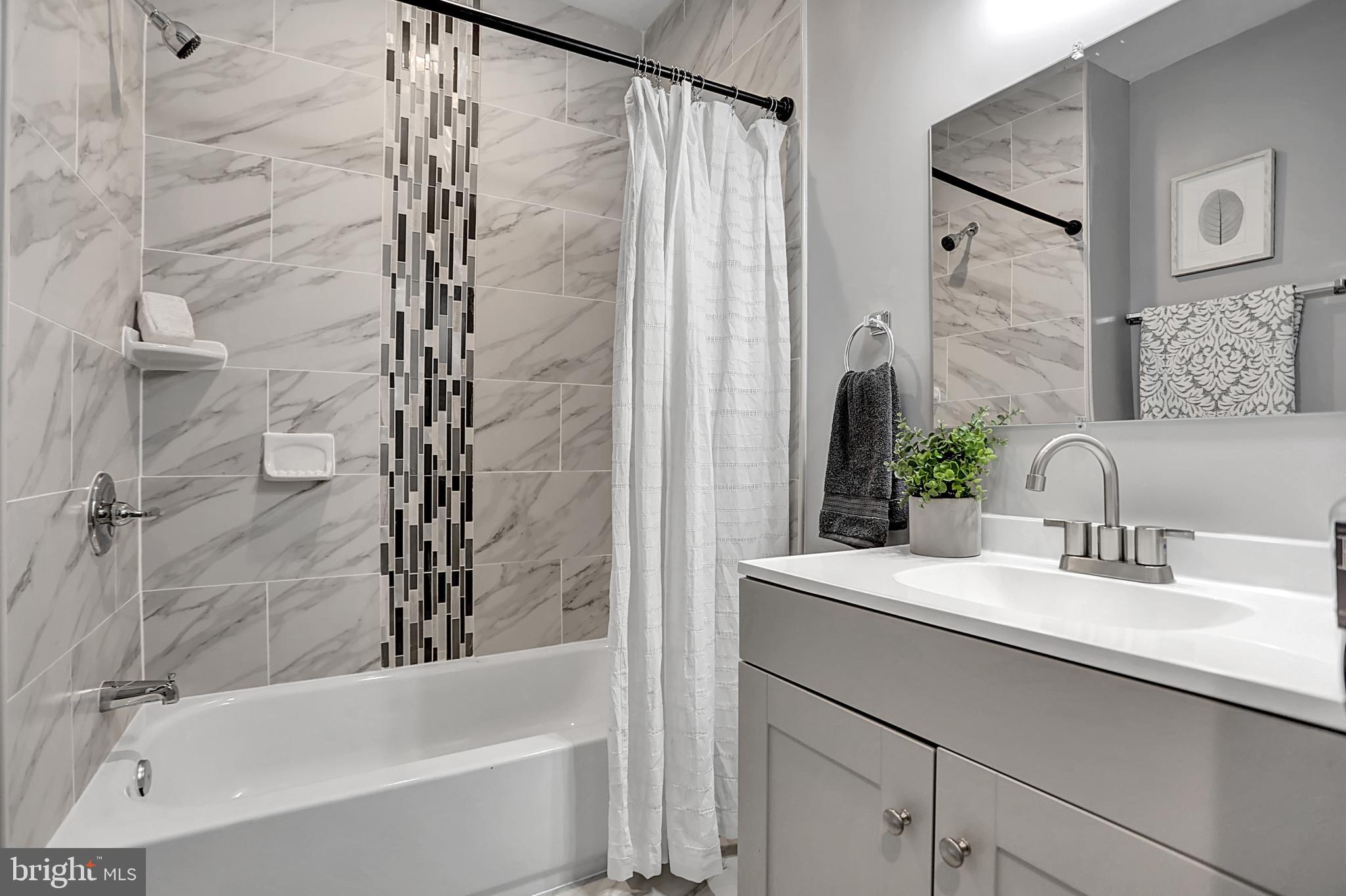 EVERGREEN LAWN - Residential