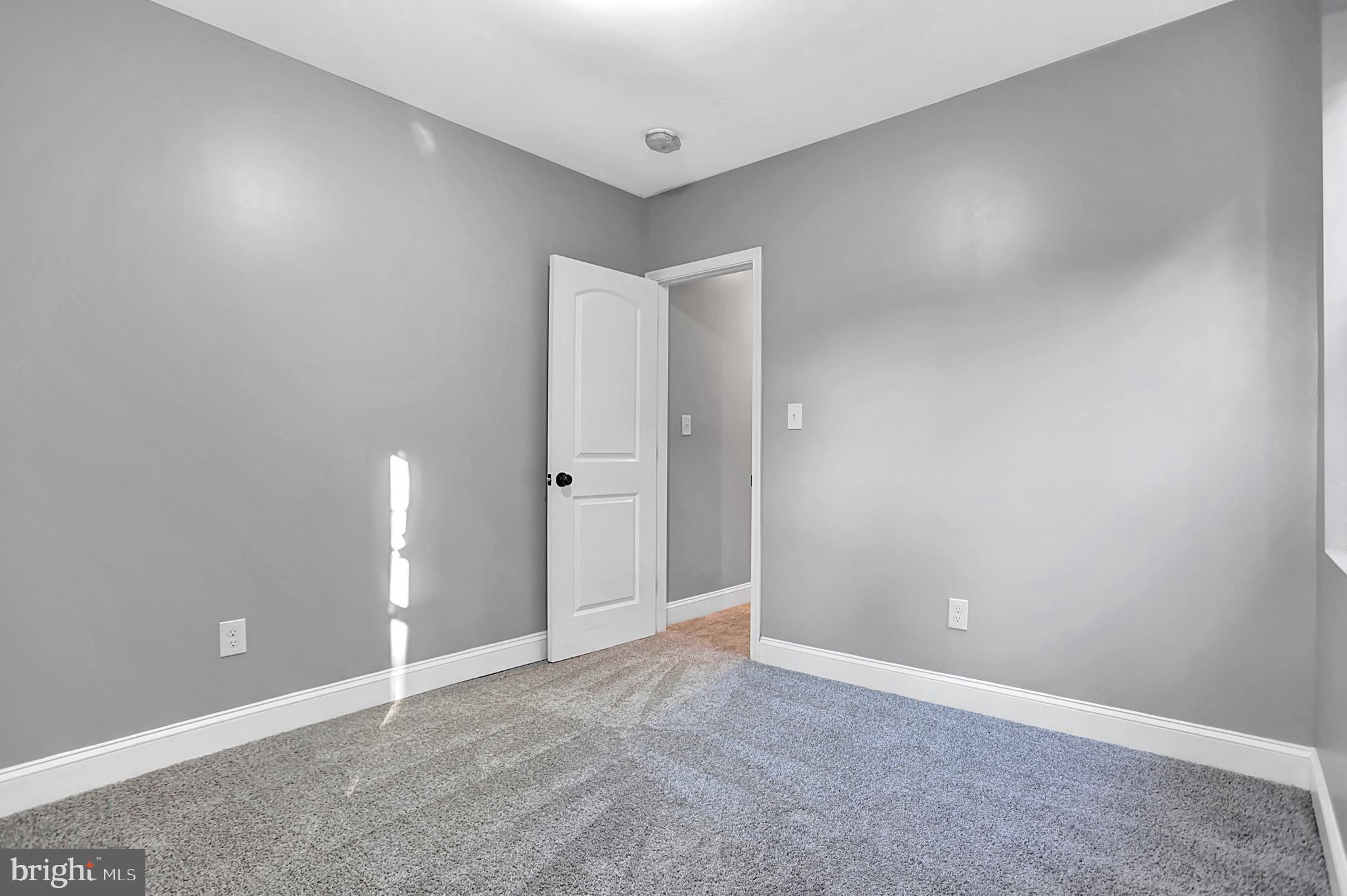 EVERGREEN LAWN - Residential