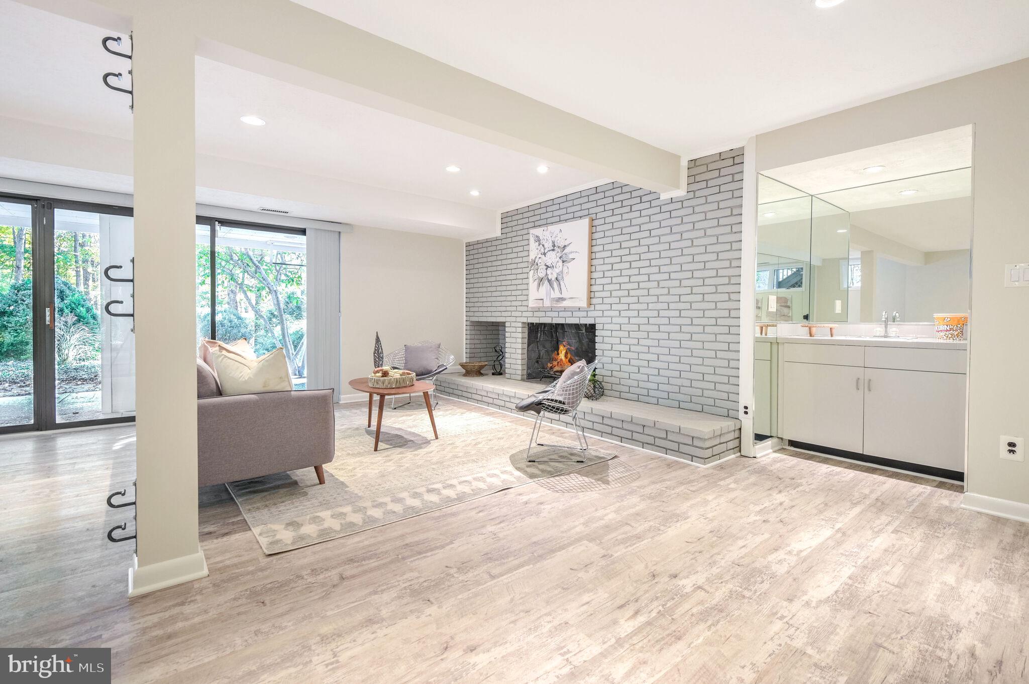 DARNESTOWN OUTSIDE - Residential