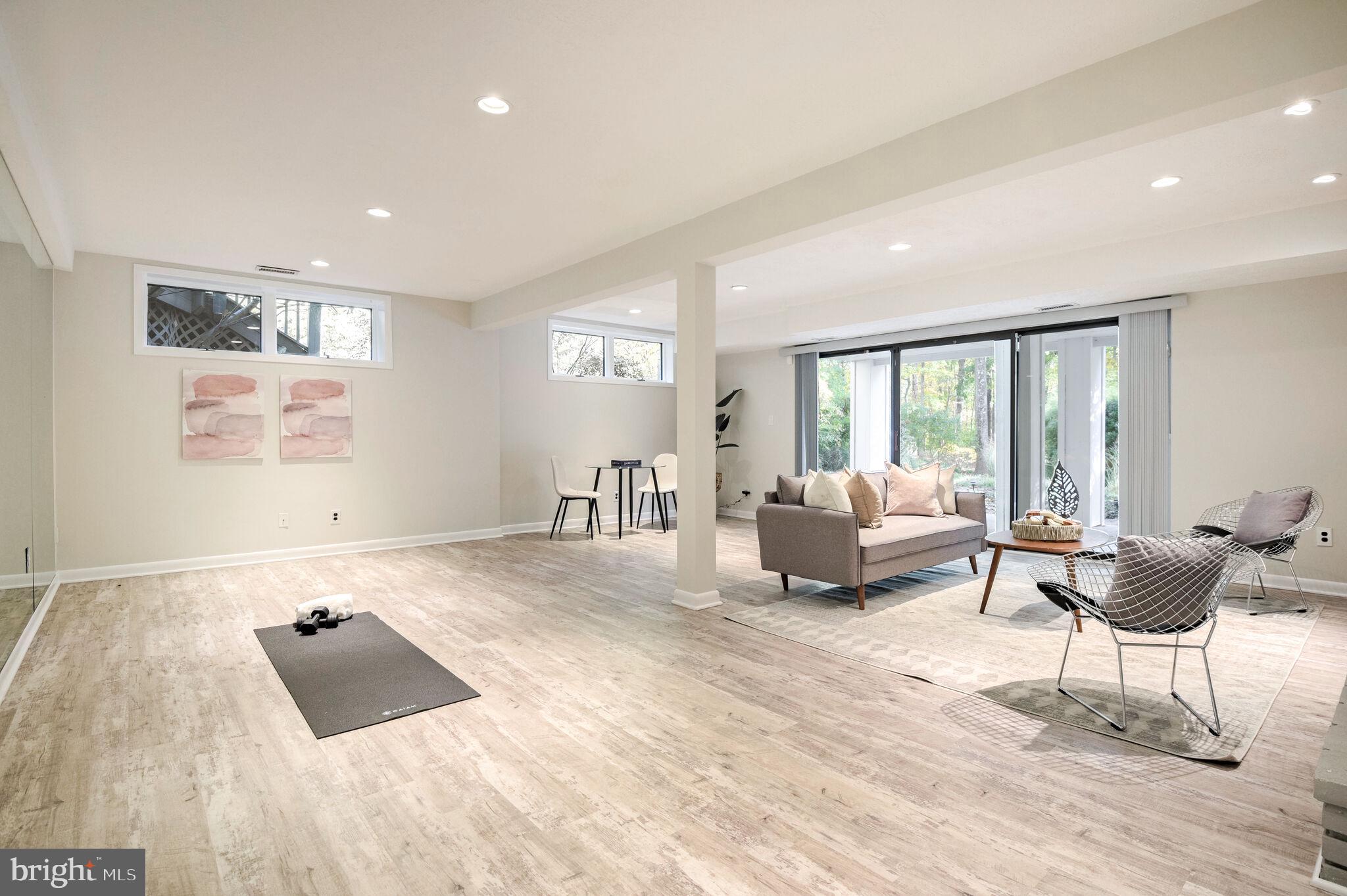 DARNESTOWN OUTSIDE - Residential