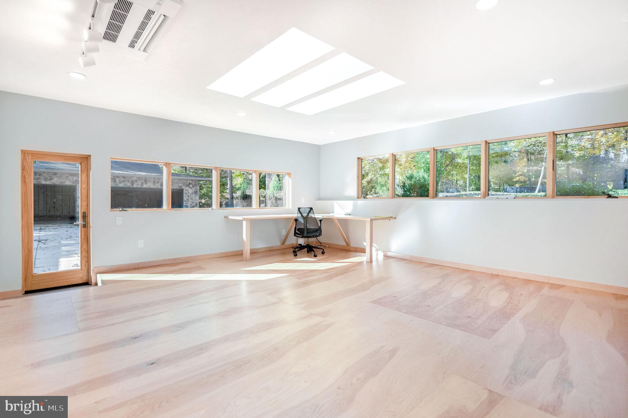 DARNESTOWN OUTSIDE - Residential