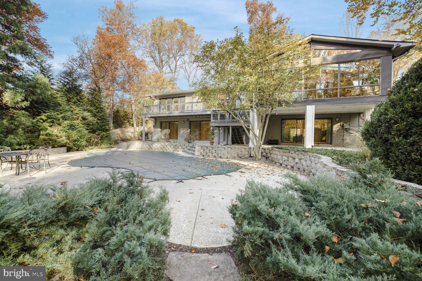 DARNESTOWN OUTSIDE - Residential