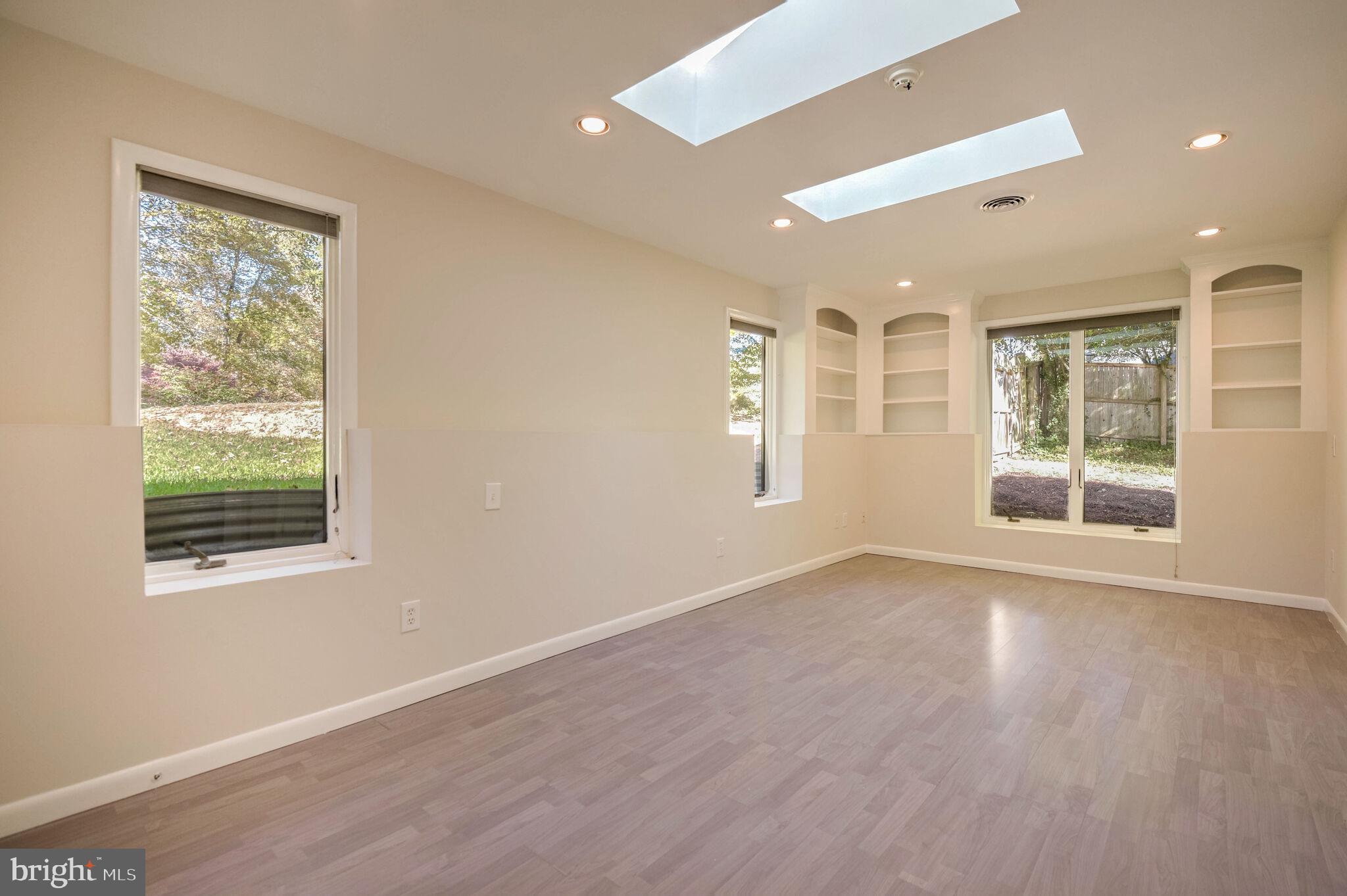 DARNESTOWN OUTSIDE - Residential