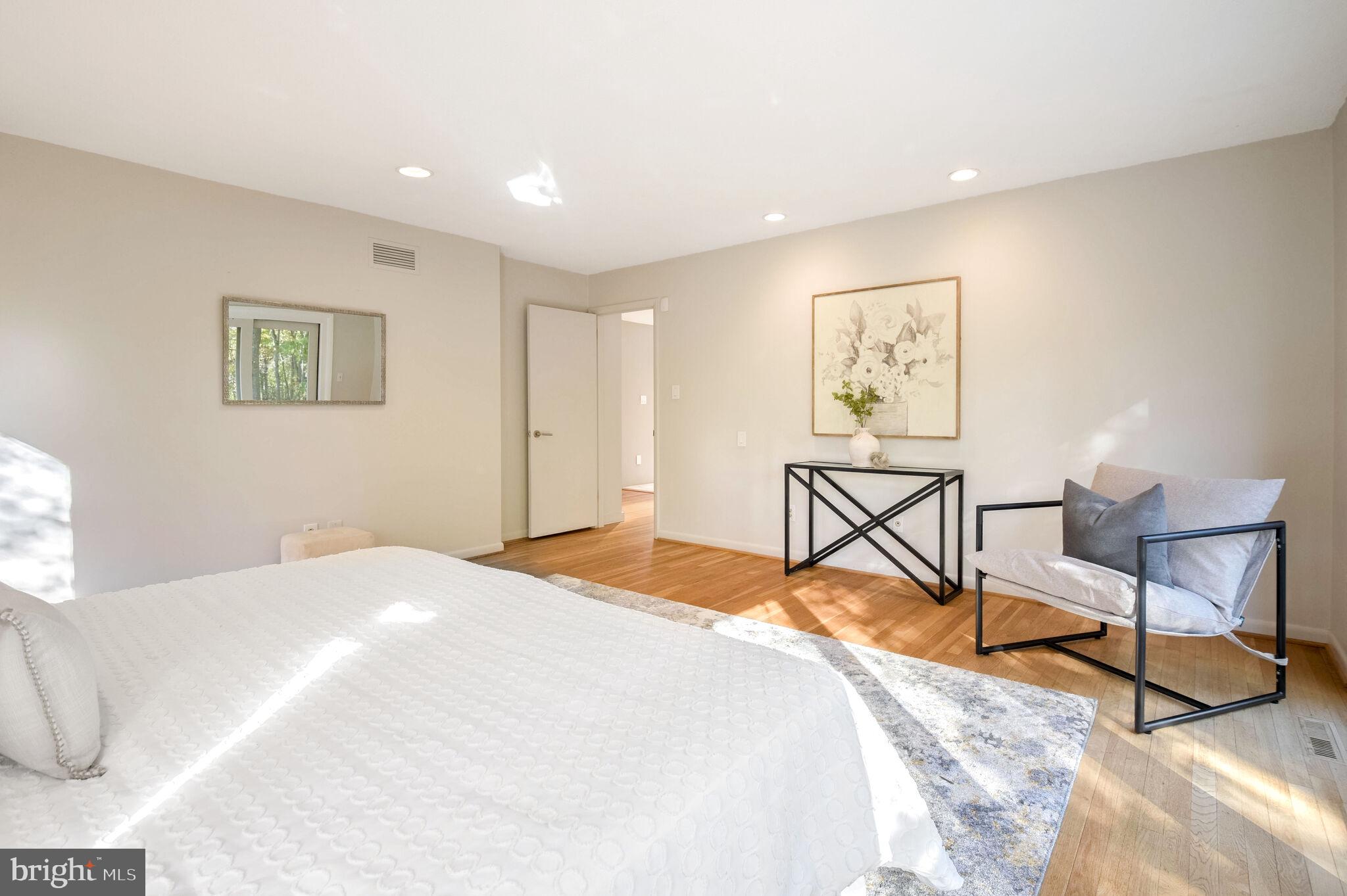 DARNESTOWN OUTSIDE - Residential