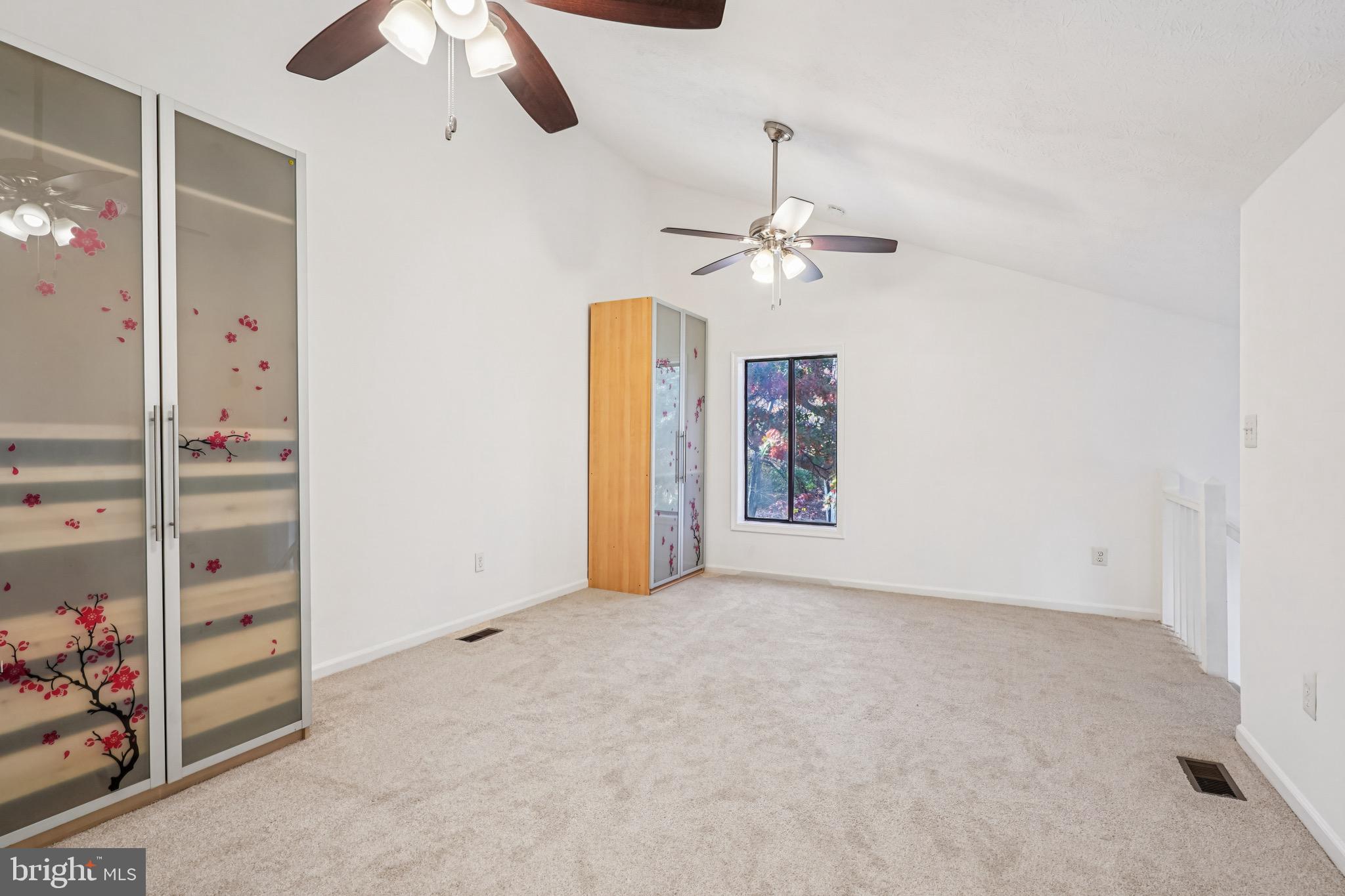 HUNTERS CROSSING - Residential