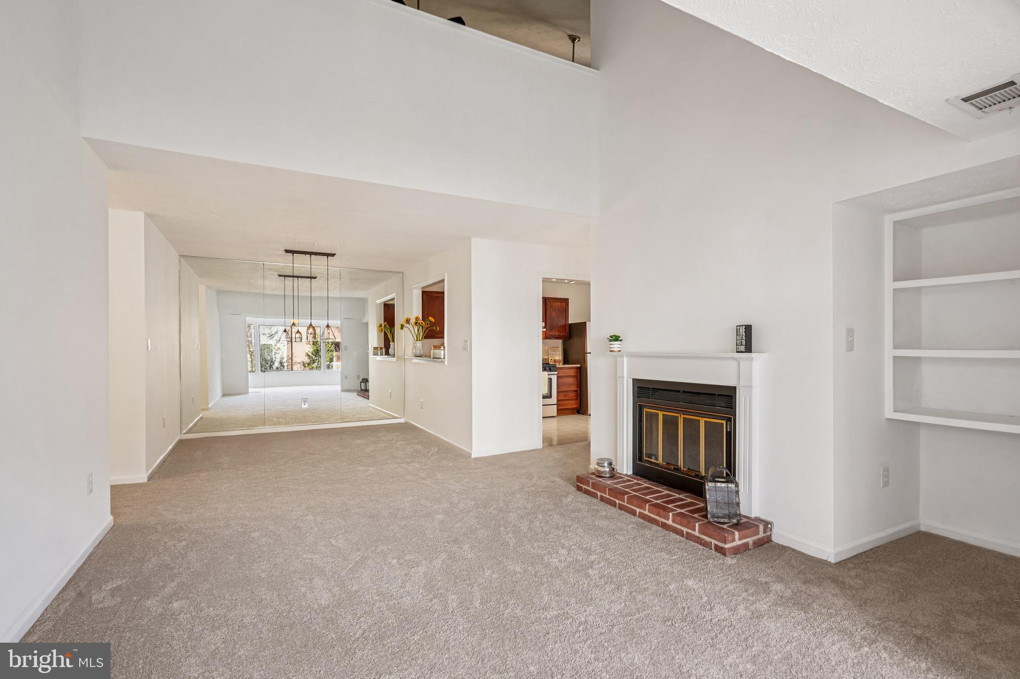 HUNTERS CROSSING - Residential