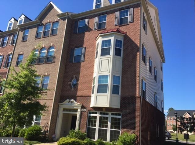 HALL STATION CONDO - Residential Lease
