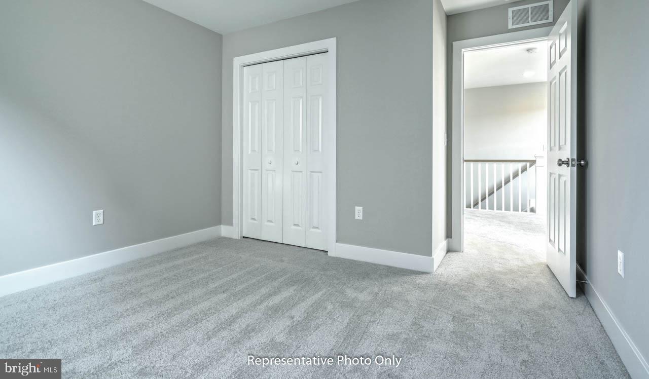 MADISON COURT - Residential