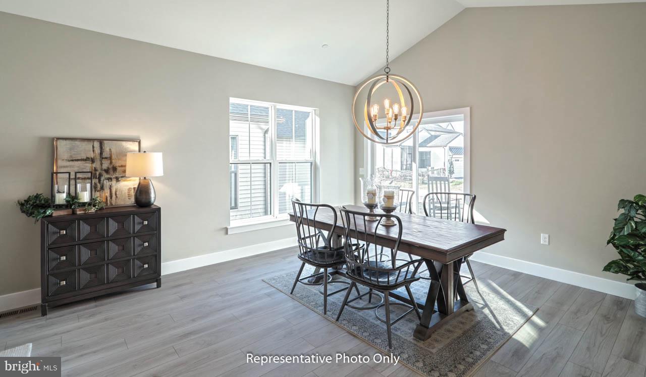 MADISON COURT - Residential