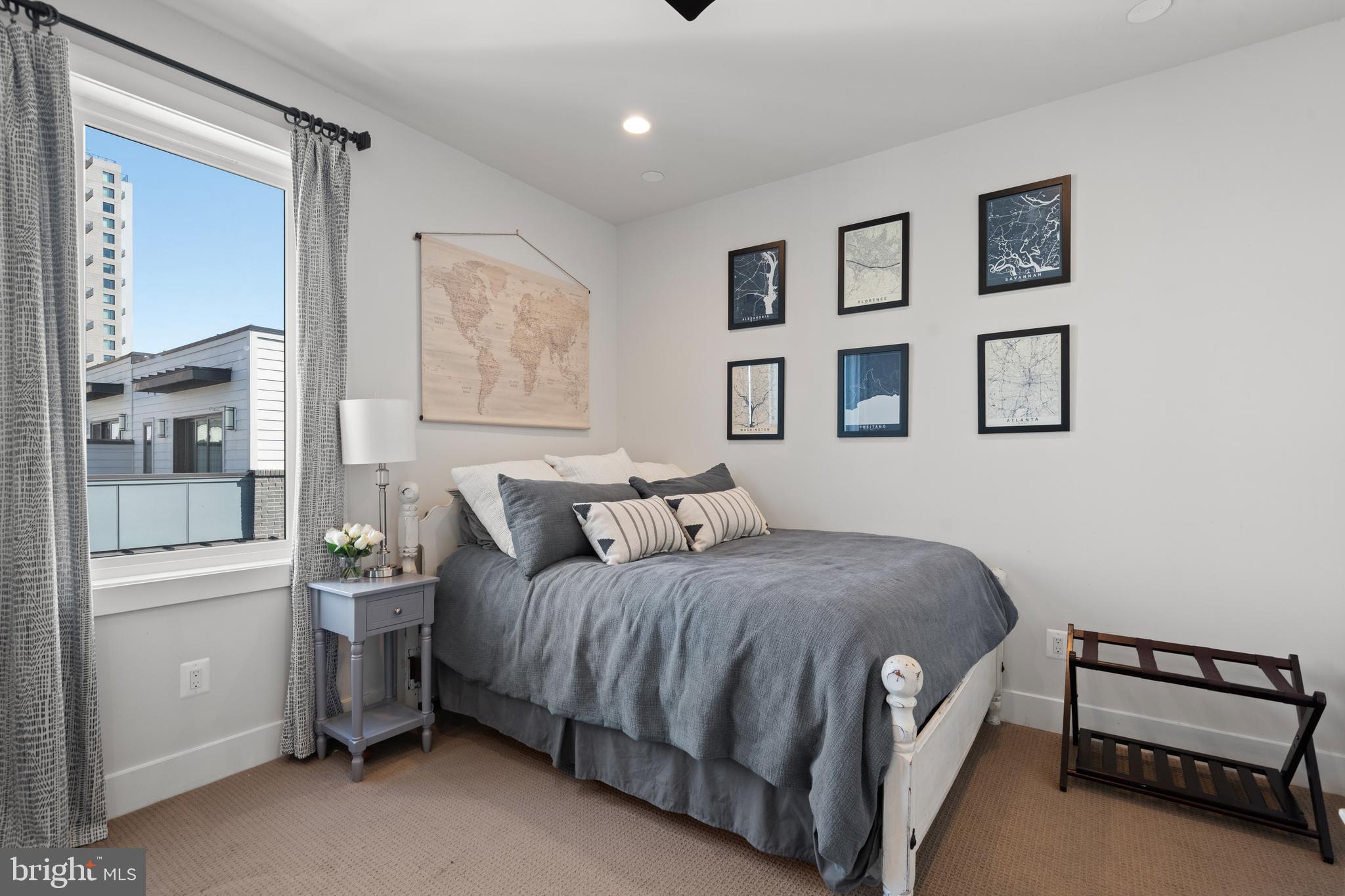 EISENHOWER SQUARE - Residential Lease