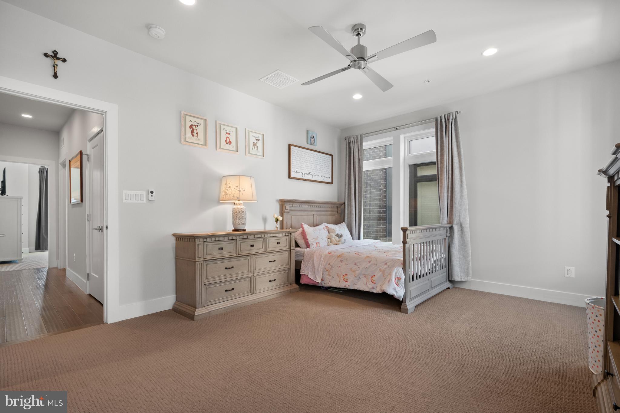 EISENHOWER SQUARE - Residential Lease