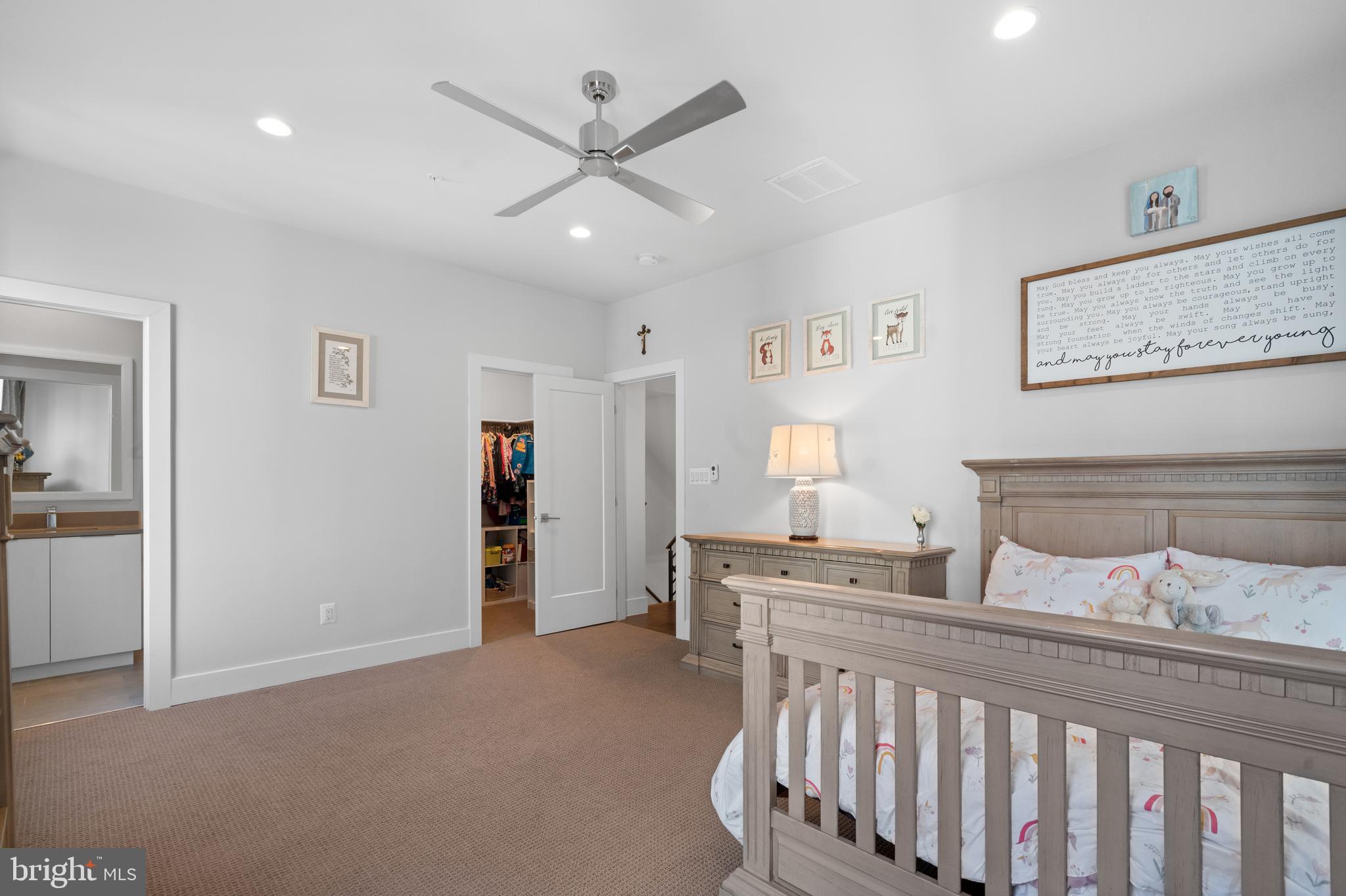 EISENHOWER SQUARE - Residential Lease