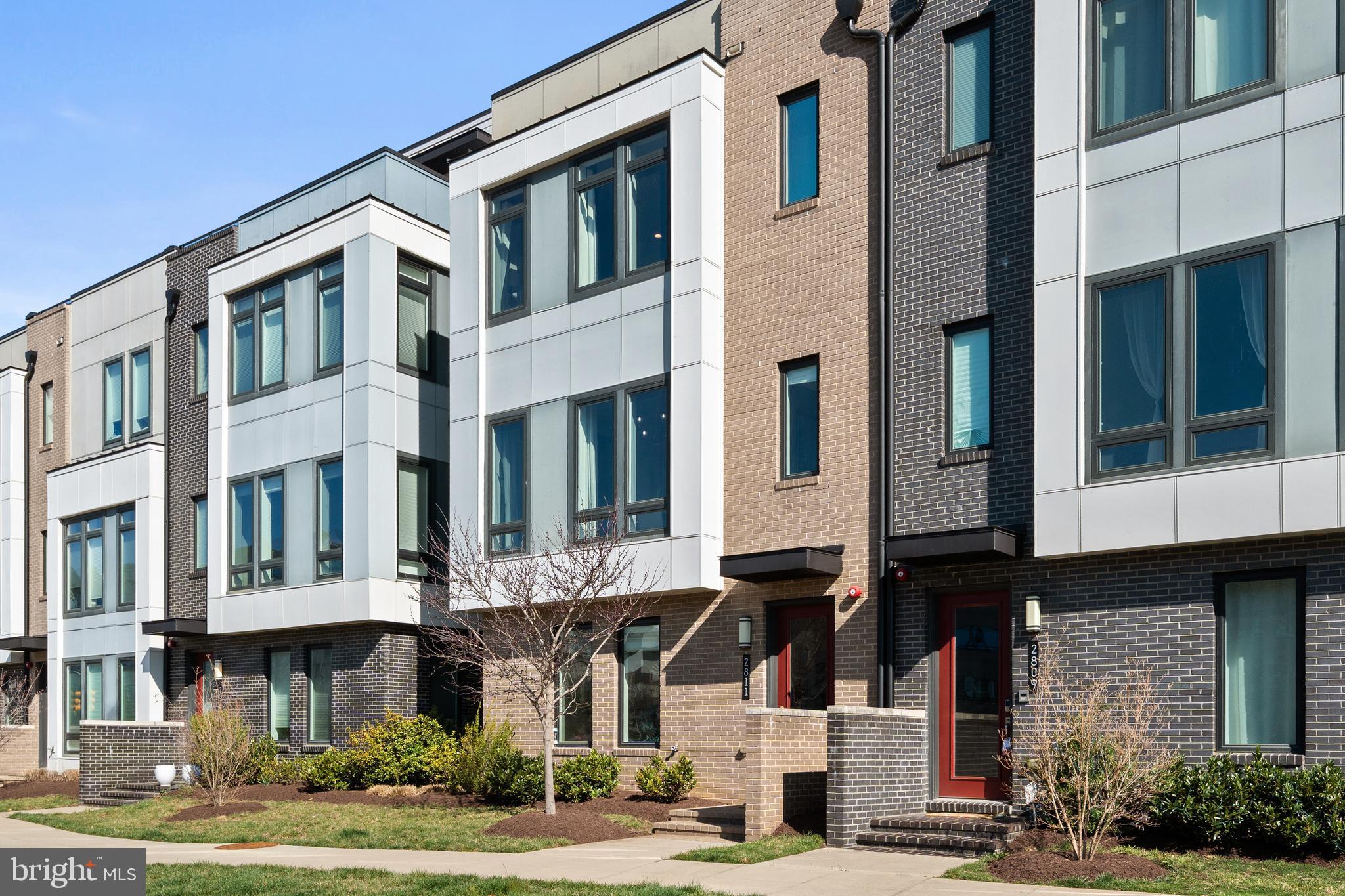 EISENHOWER SQUARE - Residential Lease