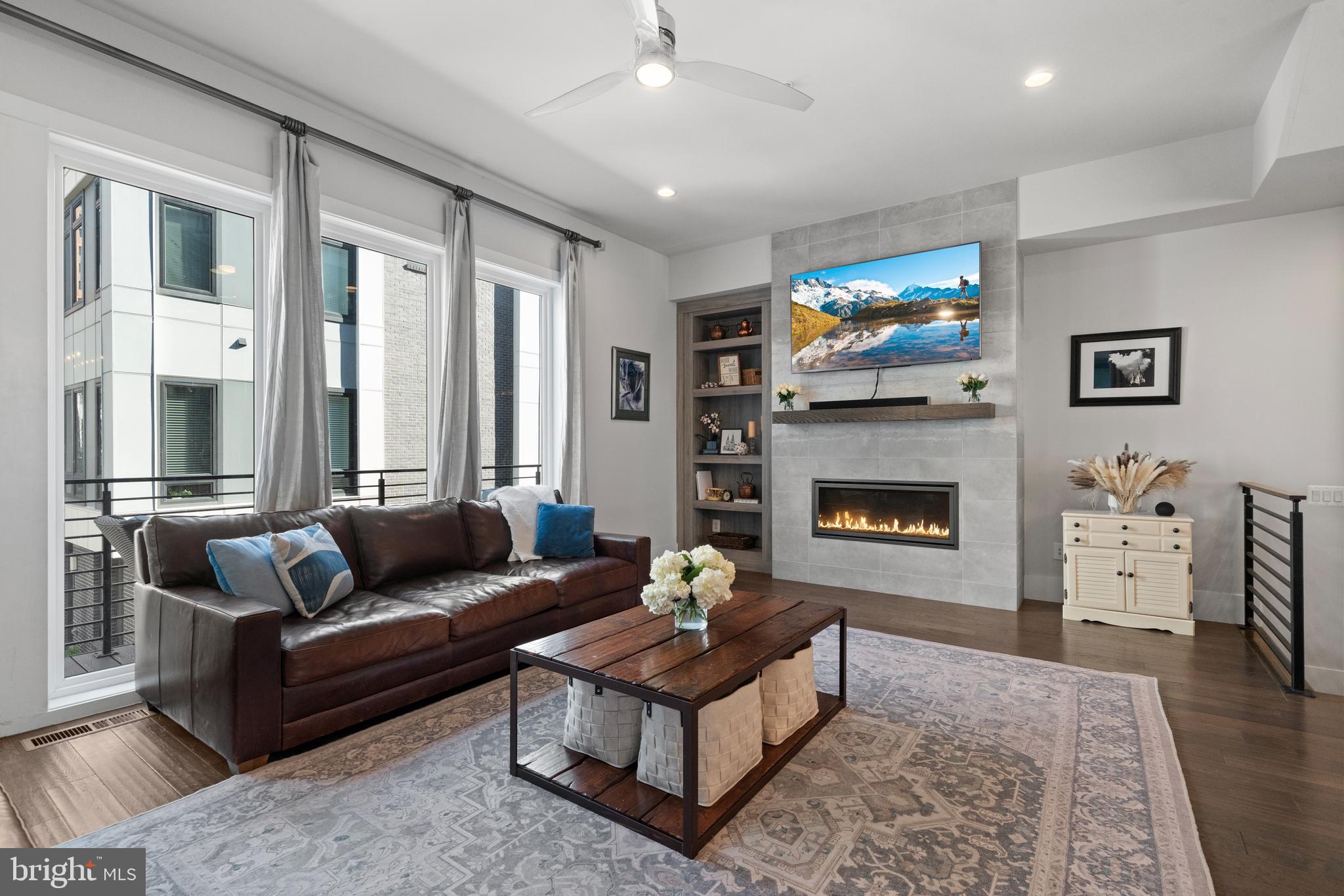 EISENHOWER SQUARE - Residential Lease