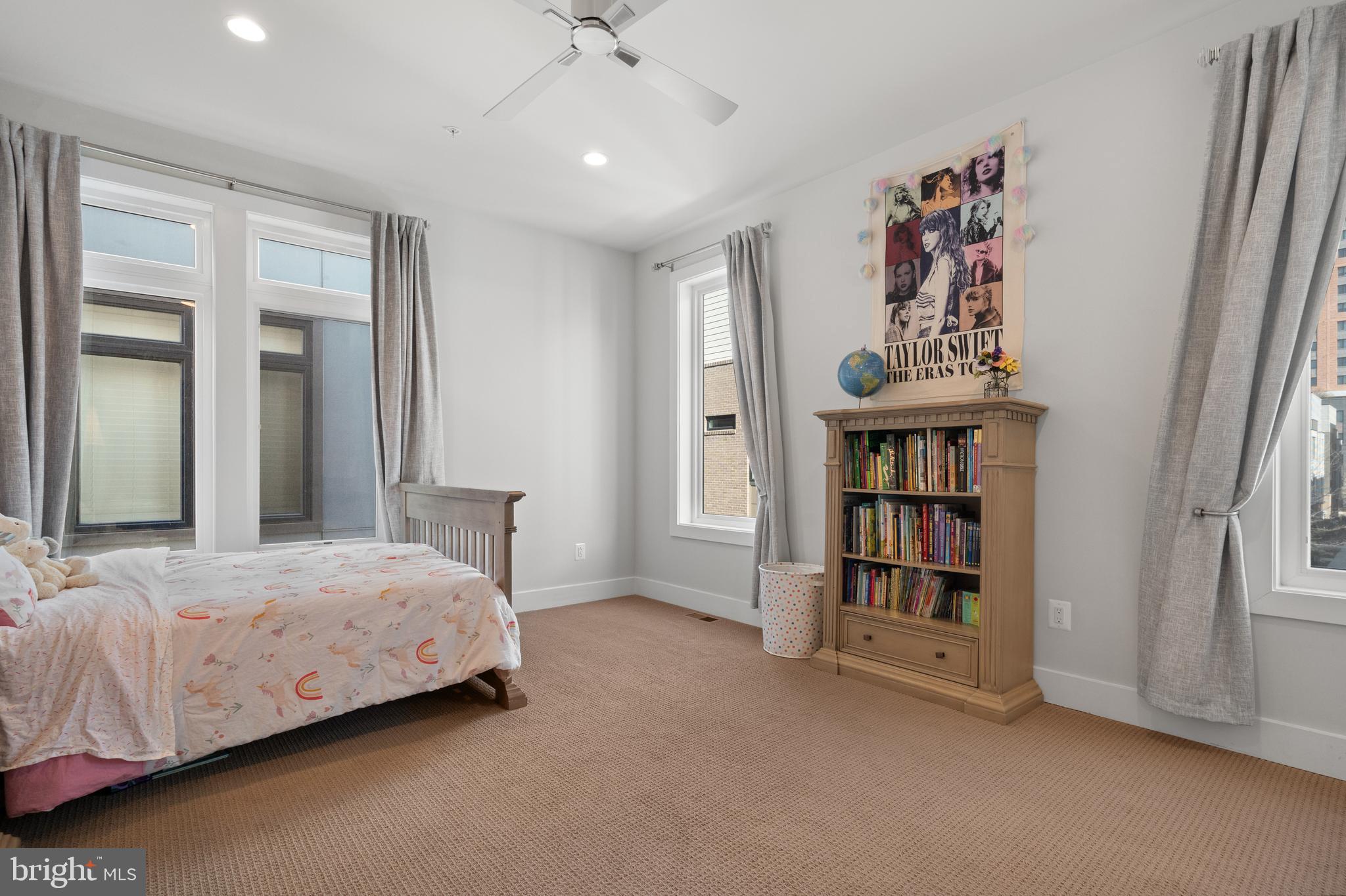 EISENHOWER SQUARE - Residential Lease