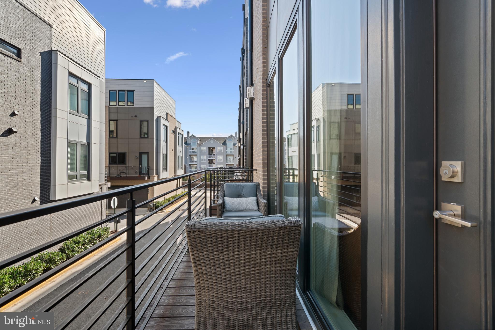 EISENHOWER SQUARE - Residential Lease