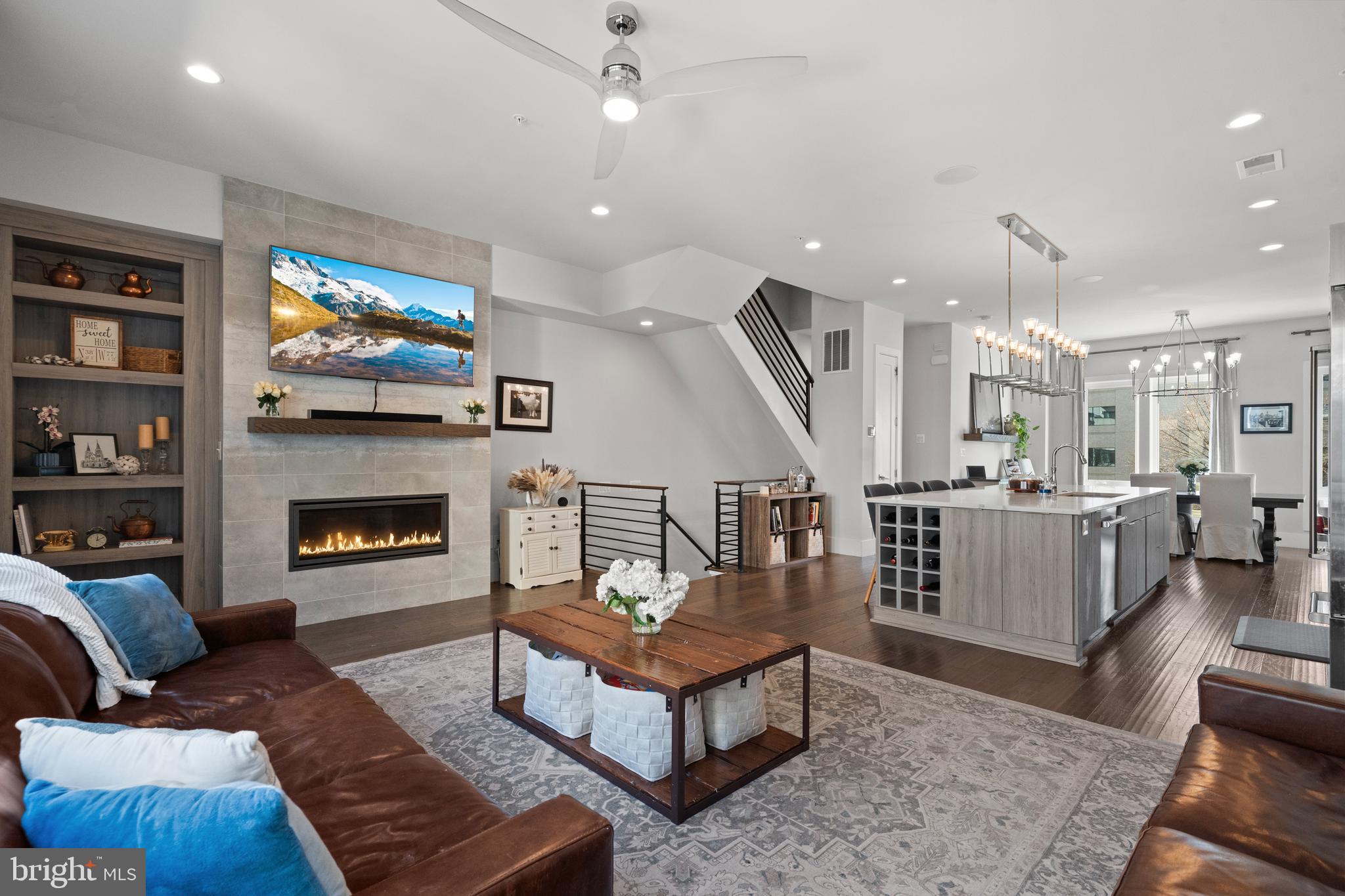 EISENHOWER SQUARE - Residential Lease