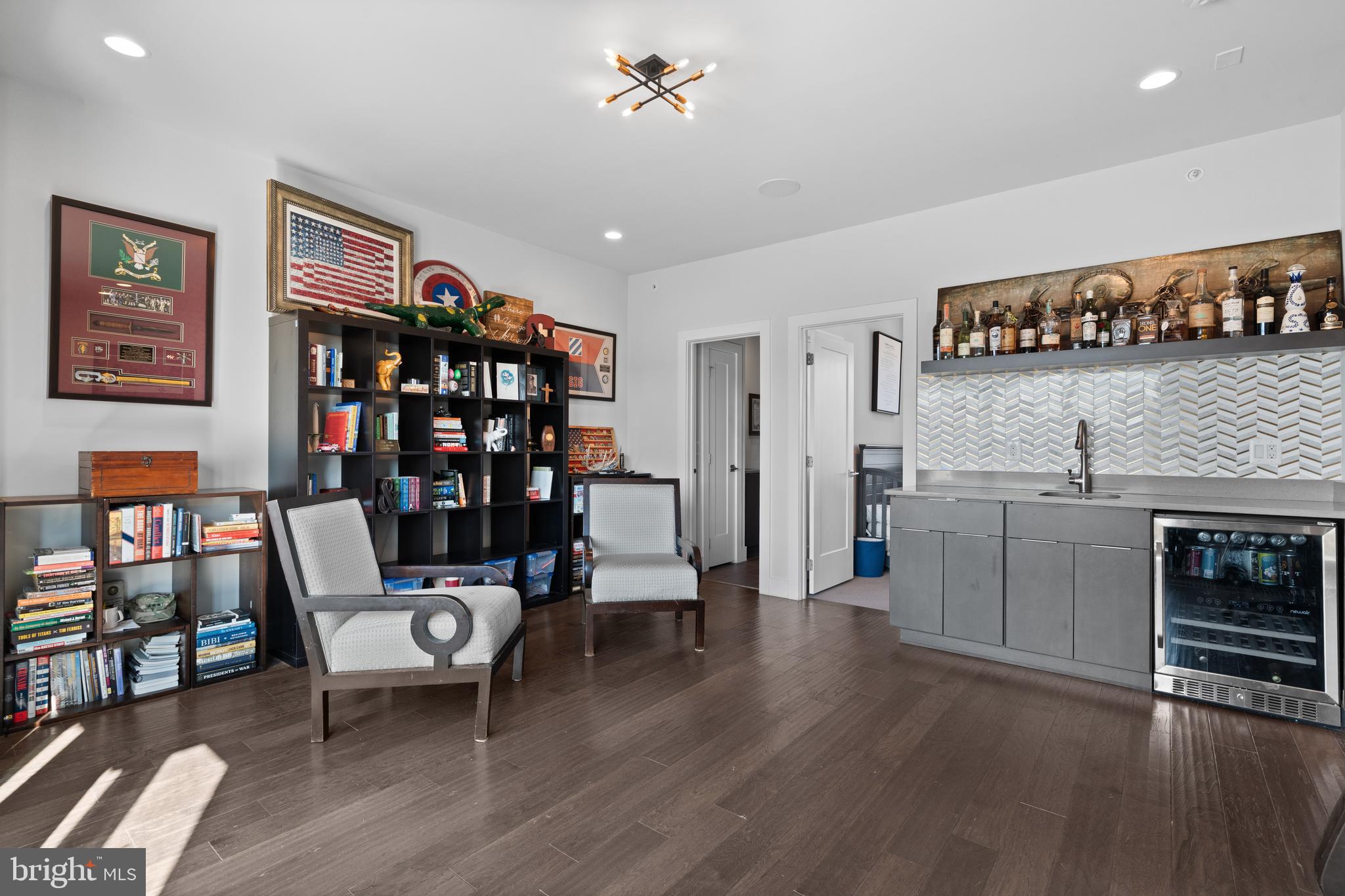 EISENHOWER SQUARE - Residential Lease