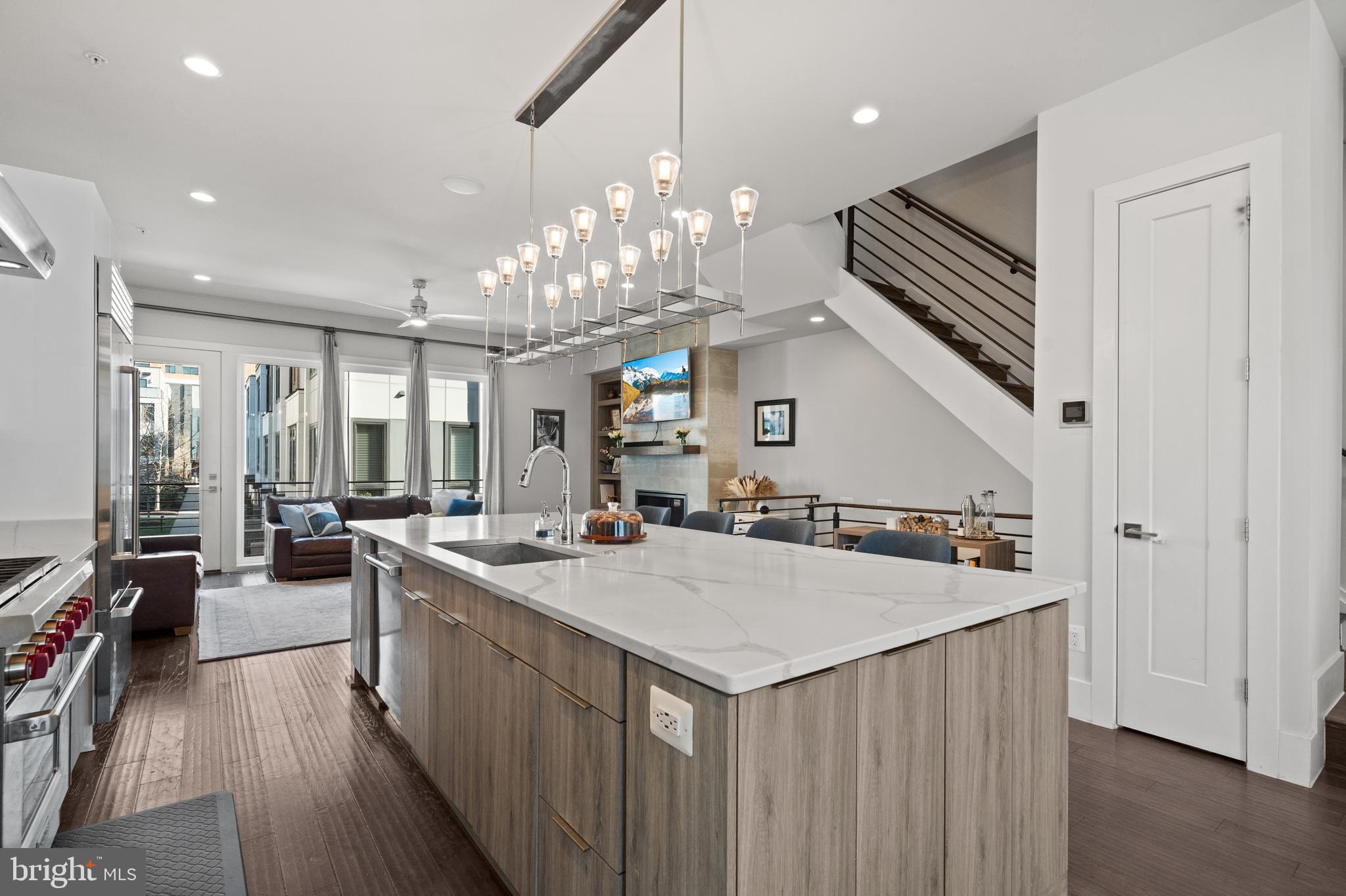 EISENHOWER SQUARE - Residential Lease