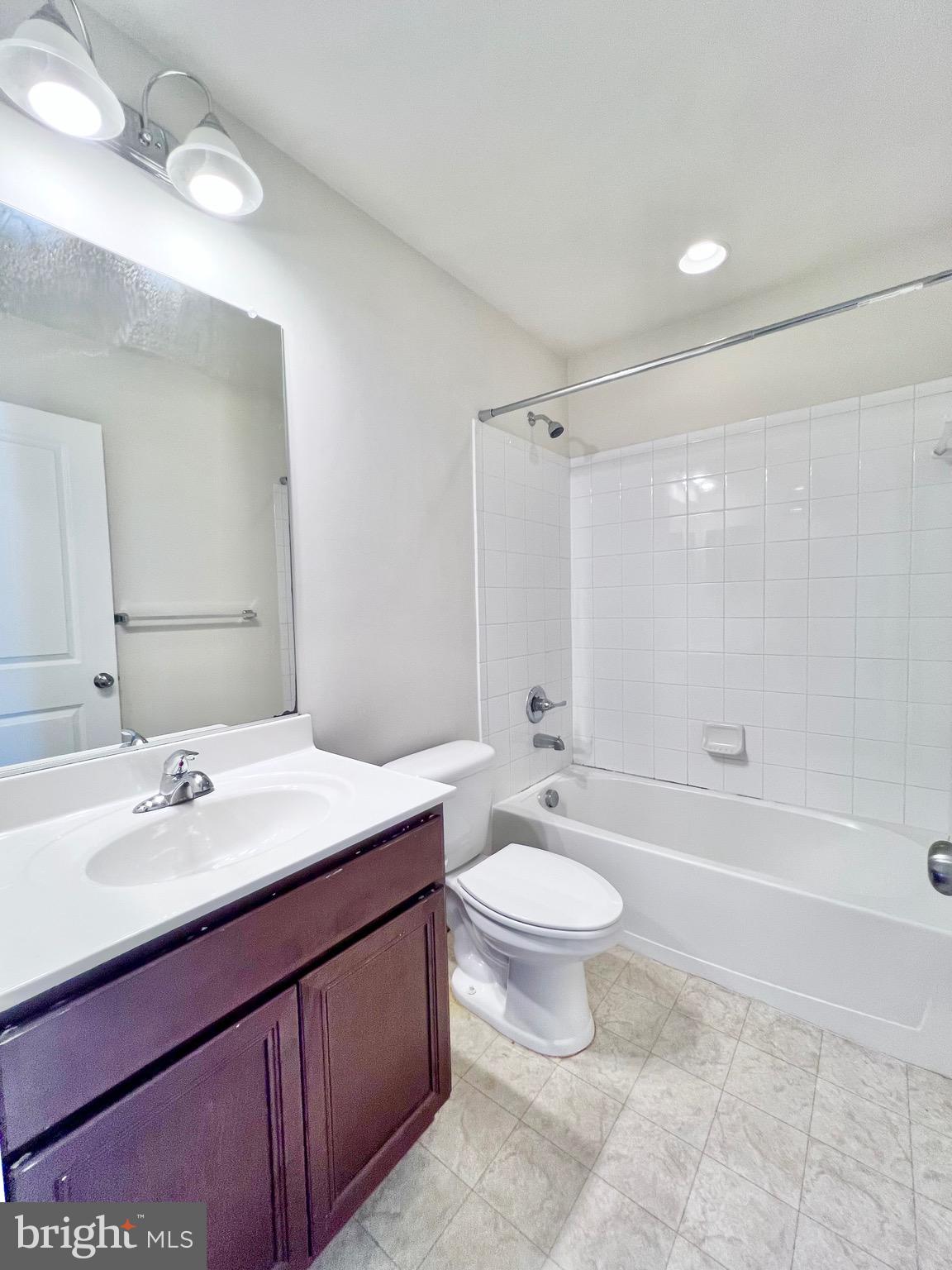 WOODSTREAM - Residential Lease