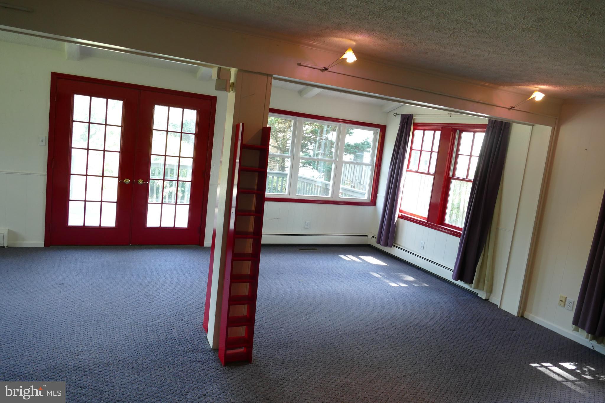 SHORE ACRES - Residential