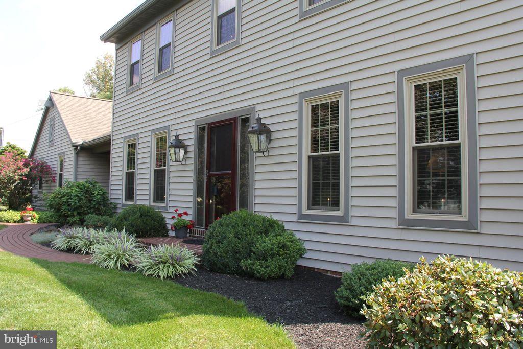 Photo of 516 Gralan Drive, Lancaster, PA 17601 (MLS # PALA2055694)