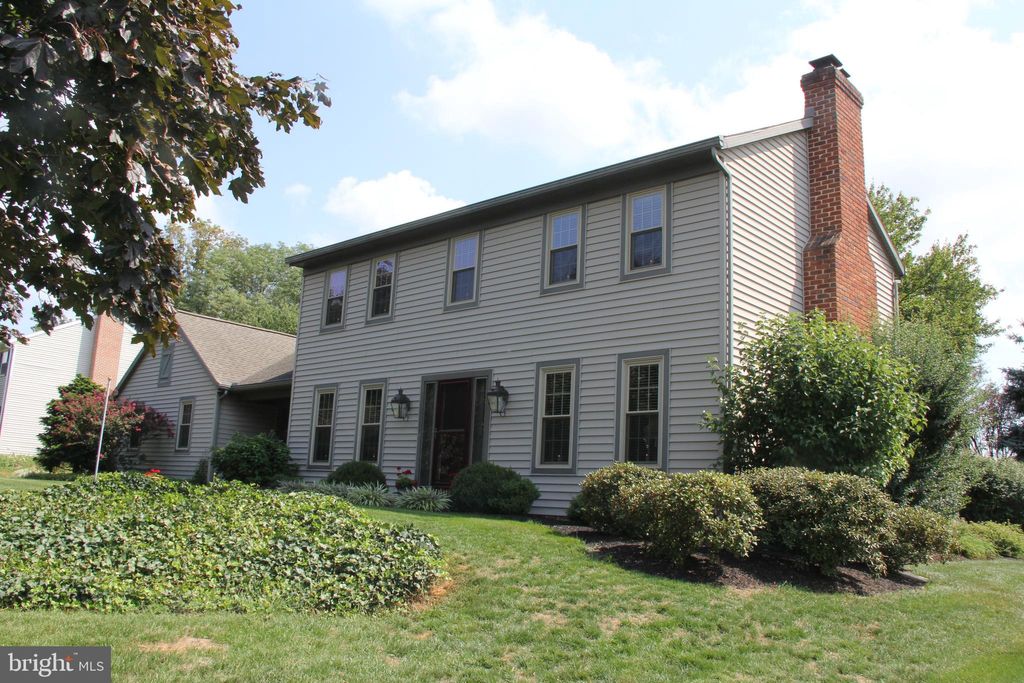 Photo of 516 Gralan Drive, Lancaster, PA 17601 (MLS # PALA2055694)