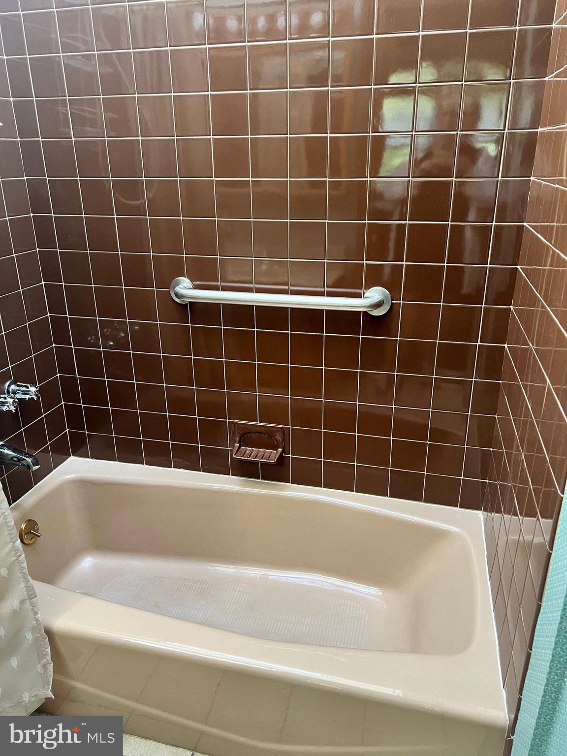 PINE TREE FARMS - Residential