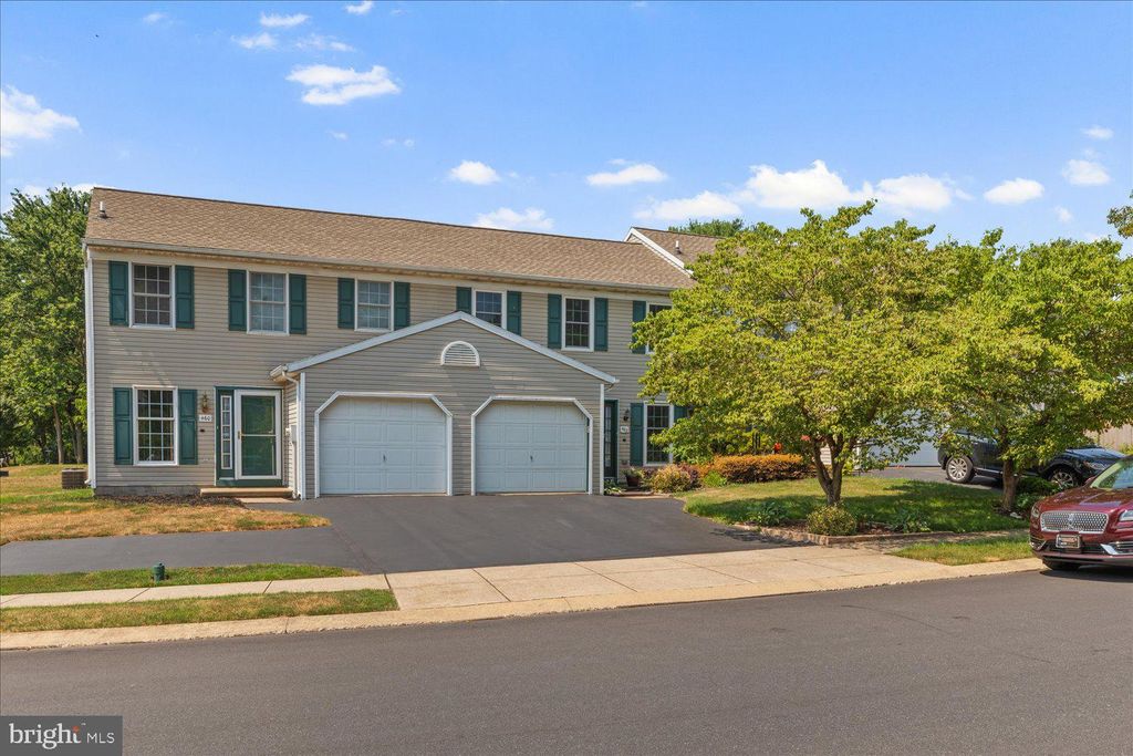 Photo of 462 Crosswinds Drive, Lititz, PA 17543 (MLS # PALA2057816)
