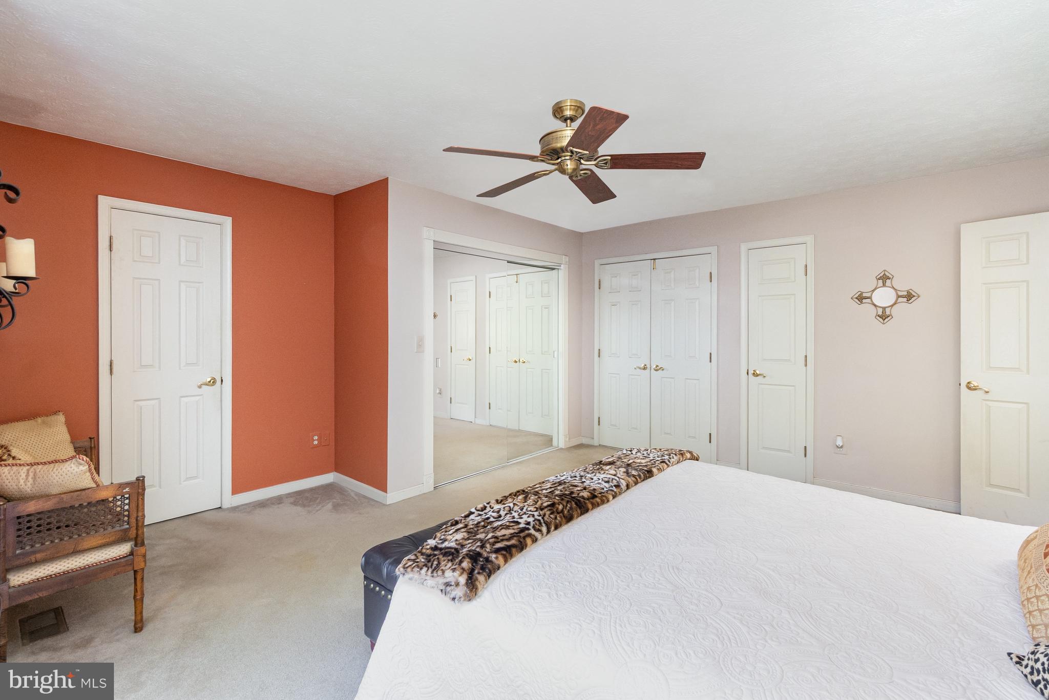 OVERVIEW MANOR - Residential