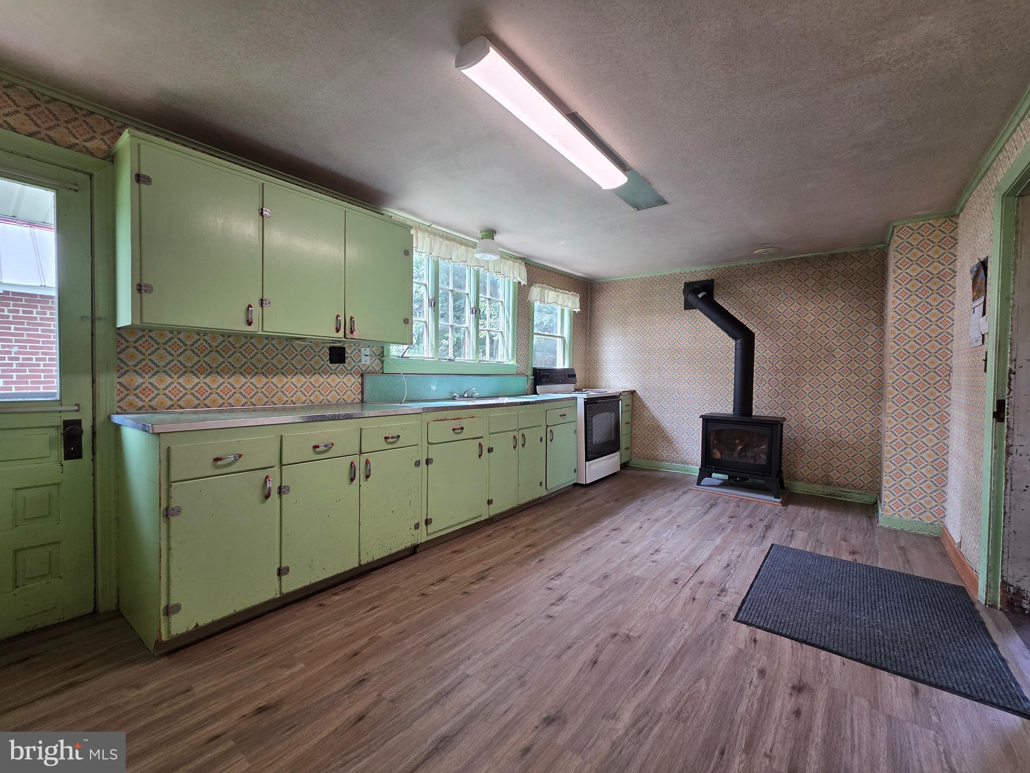 105 GALEN HALL ROAD