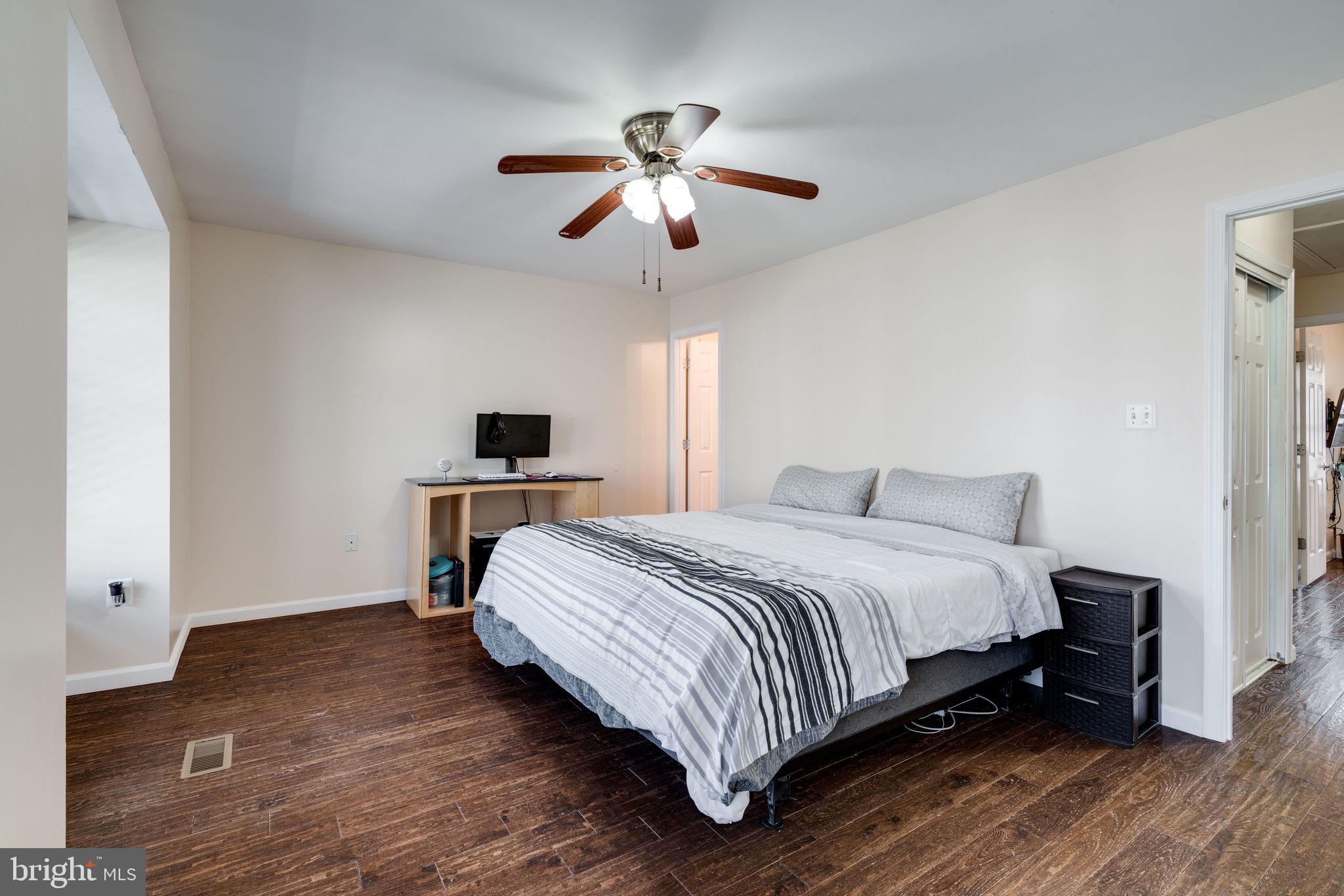 TOWNS OF FOREST HILLS - Residential