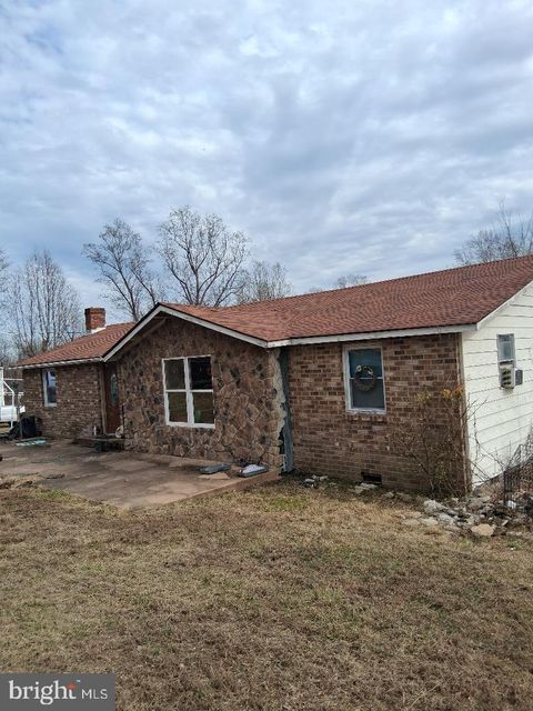 268 ROLLINS FORD ROAD AMISSVILLE VA 20106