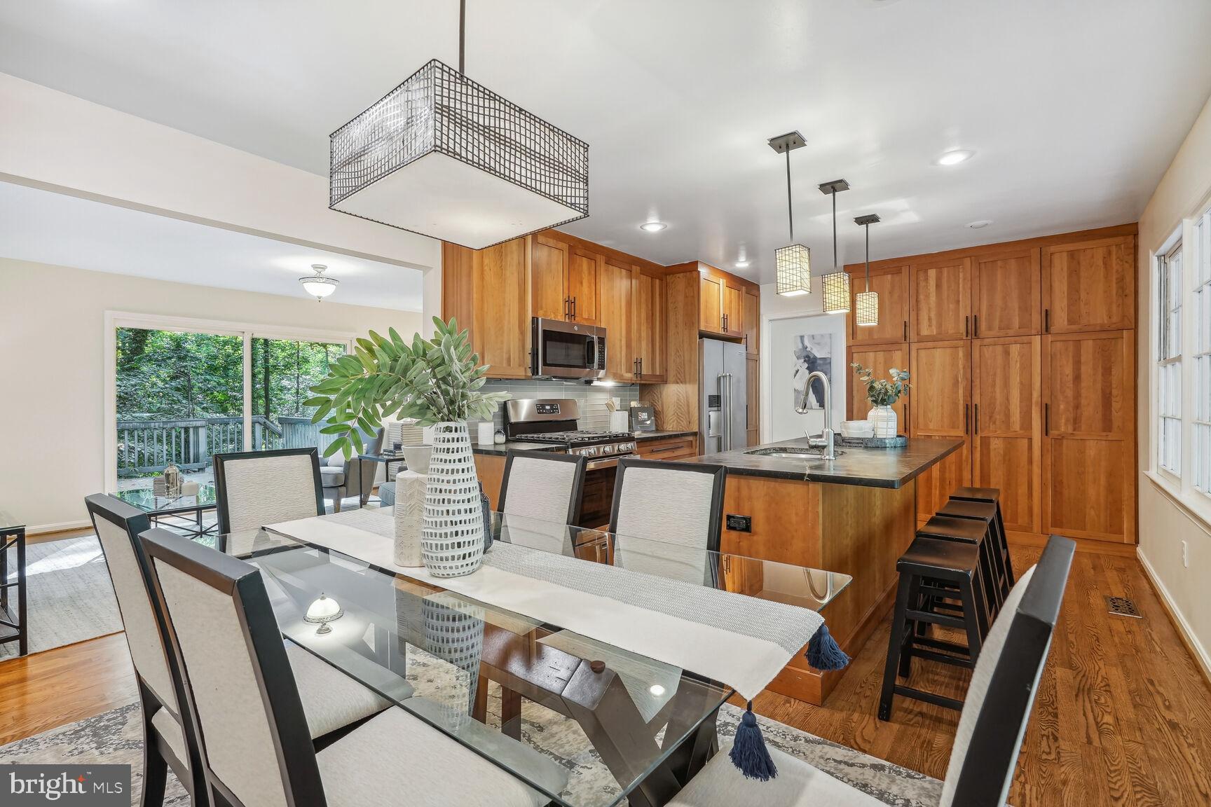 RESTON - Residential