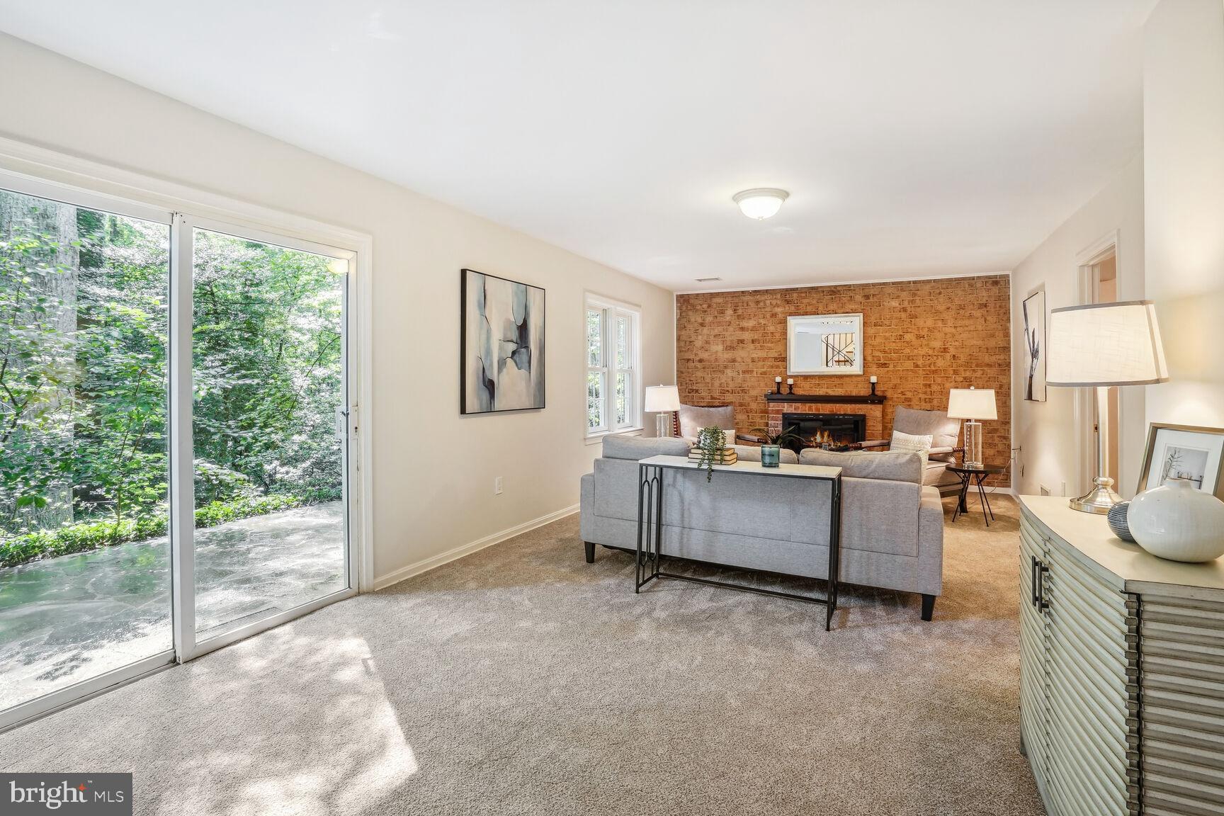 RESTON - Residential