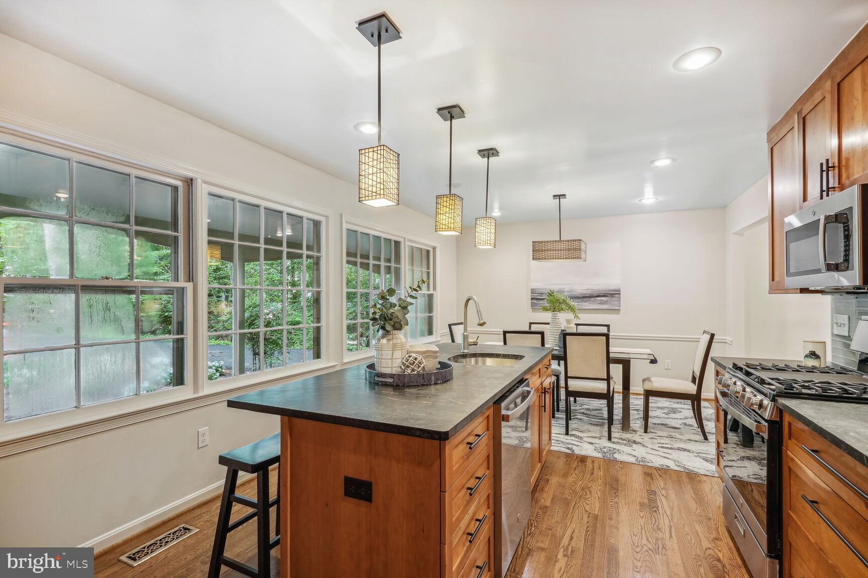 RESTON - Residential