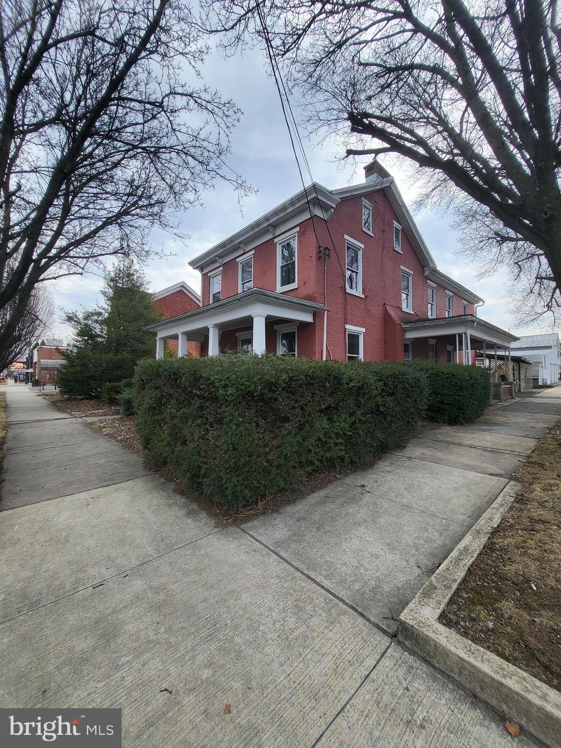 48 W PENN AVENUE