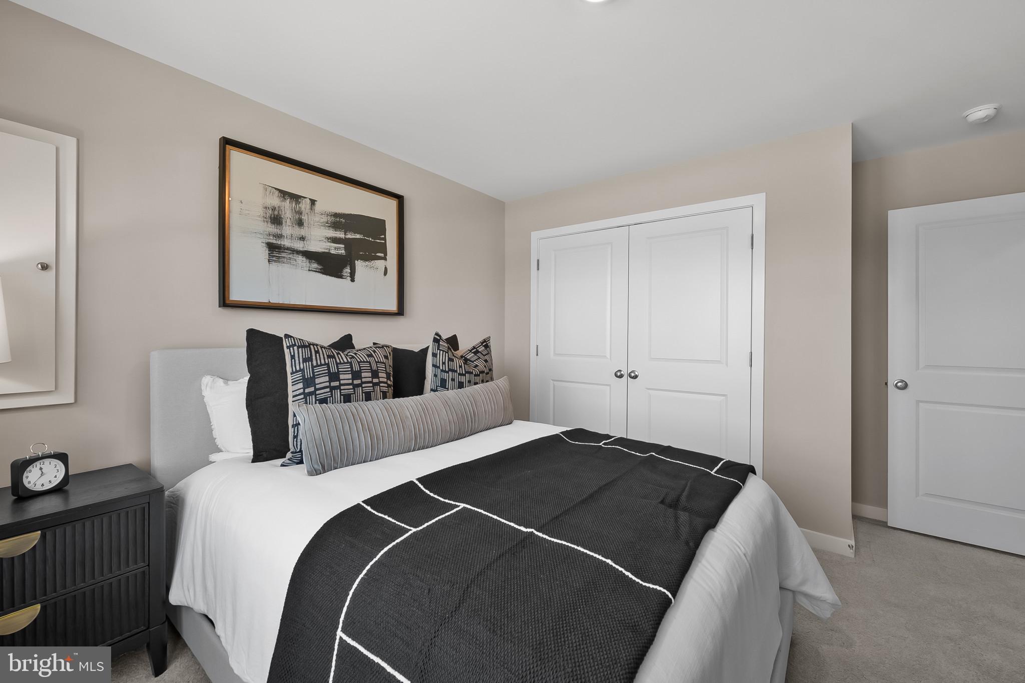 RIVERPOINTE - Residential