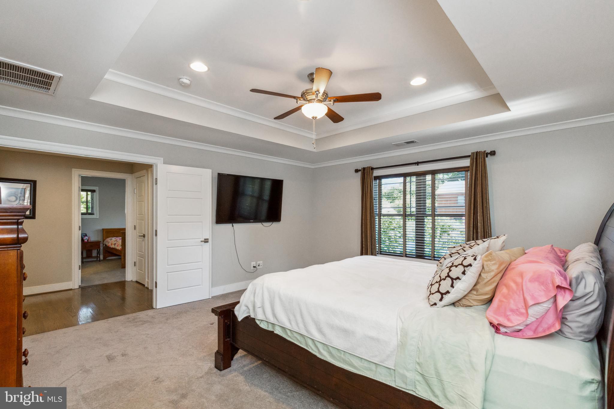 FALLS CHURCH CITY - Residential