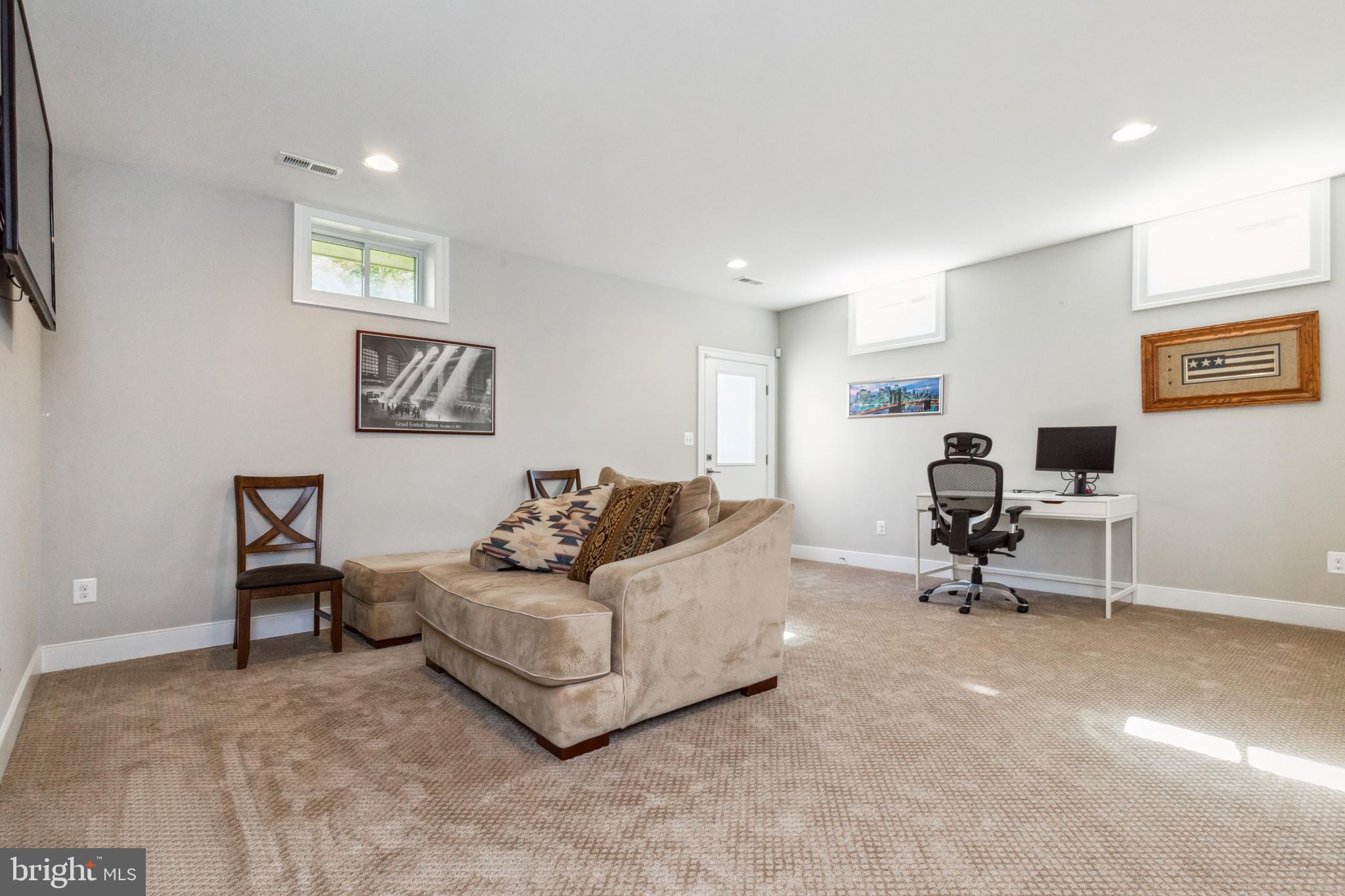 FALLS CHURCH CITY - Residential