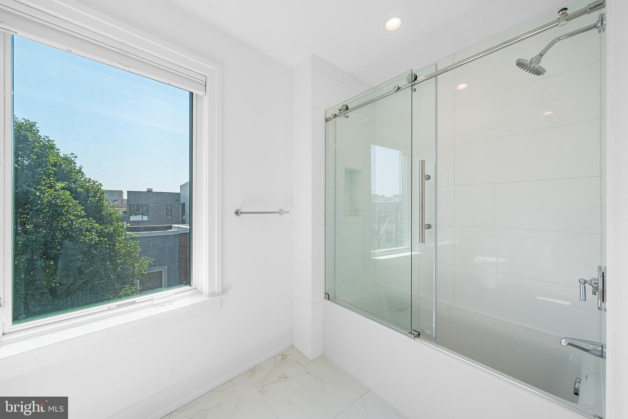 BELLA VISTA - Residential